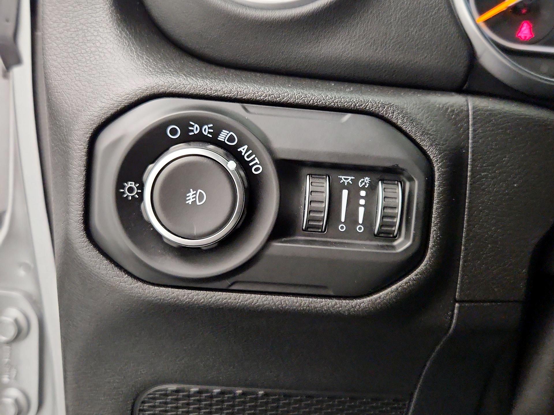 Thumbnail: 2020 Jeep Wrangler - 13