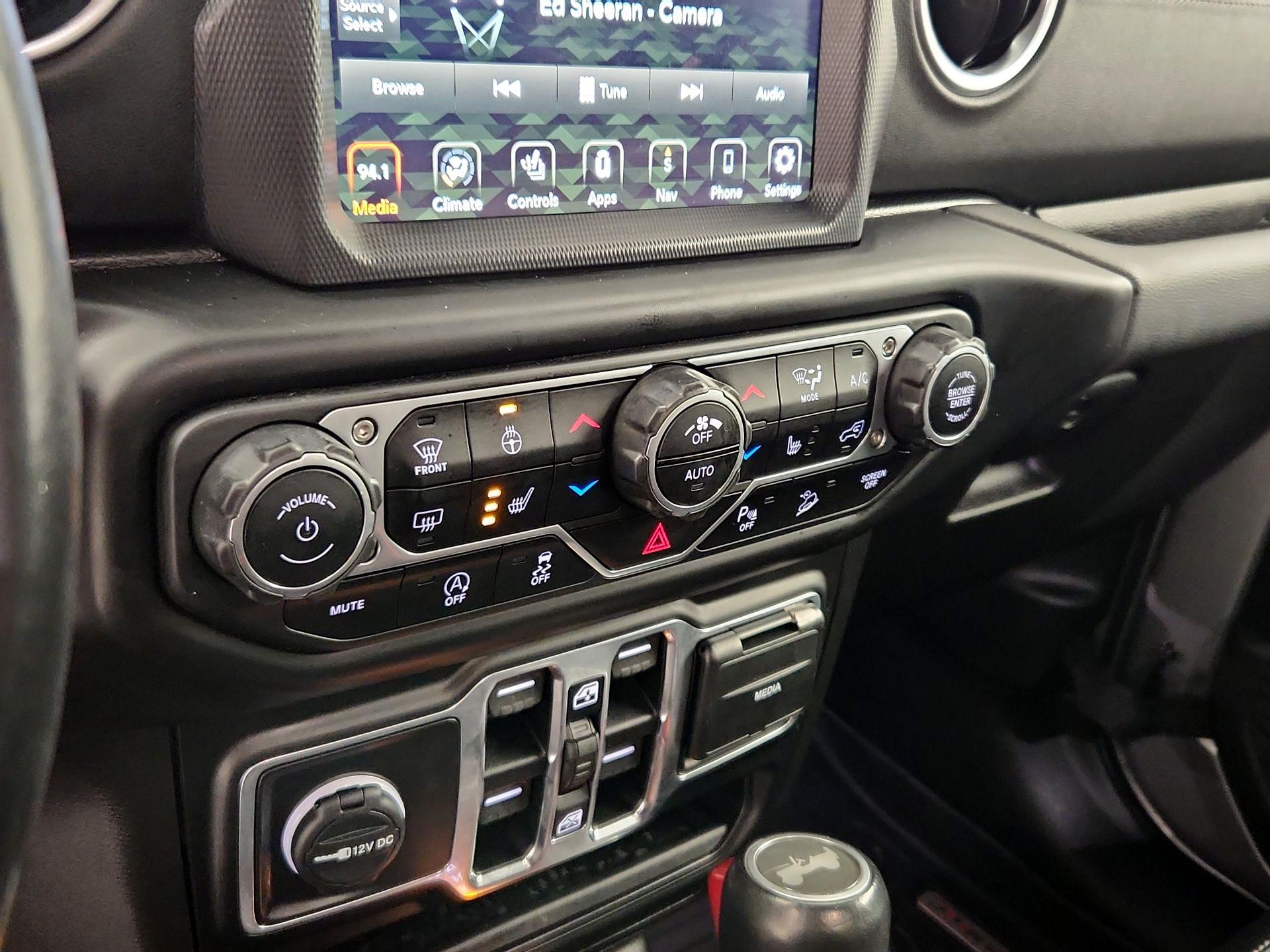 Thumbnail: 2020 Jeep Wrangler - 17