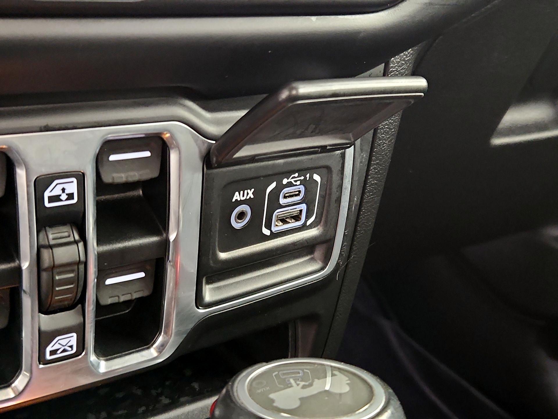 Thumbnail: 2020 Jeep Wrangler - 19