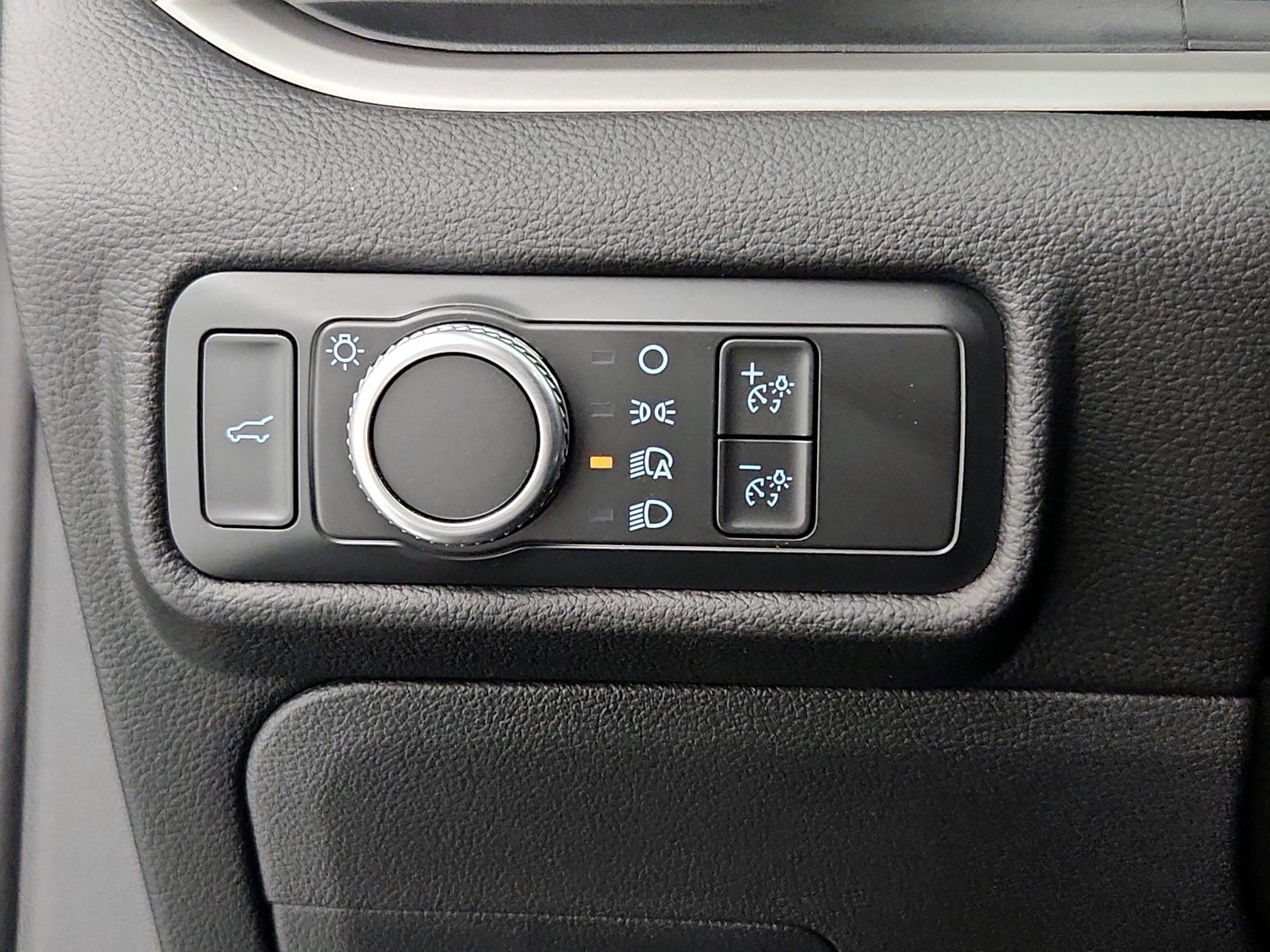 Thumbnail: 2022 Ford Explorer - 13