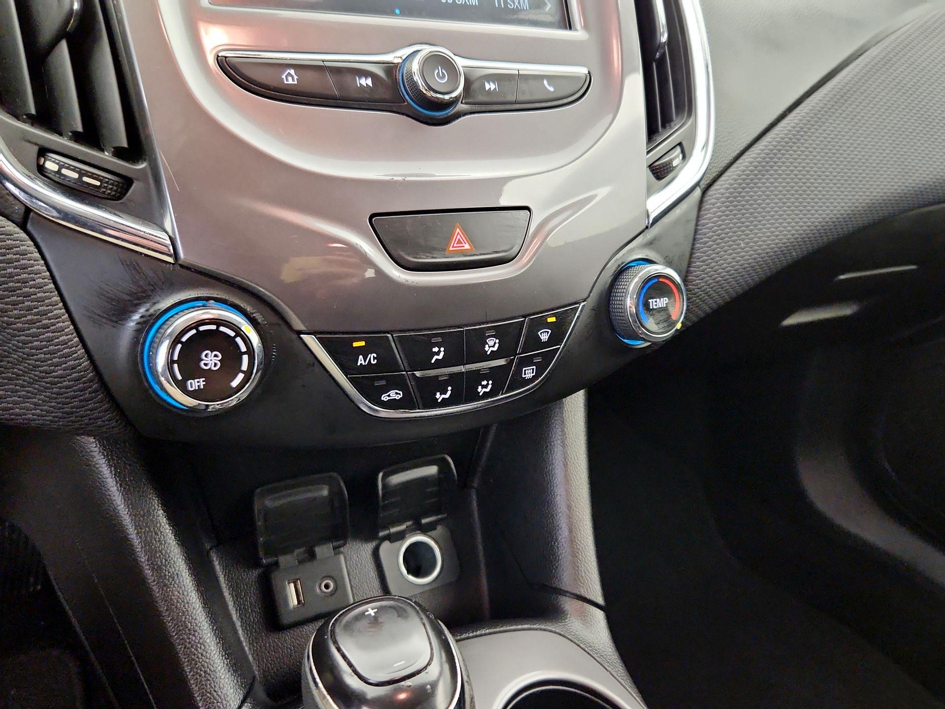 Thumbnail: 2016 Chevrolet Cruze - 16