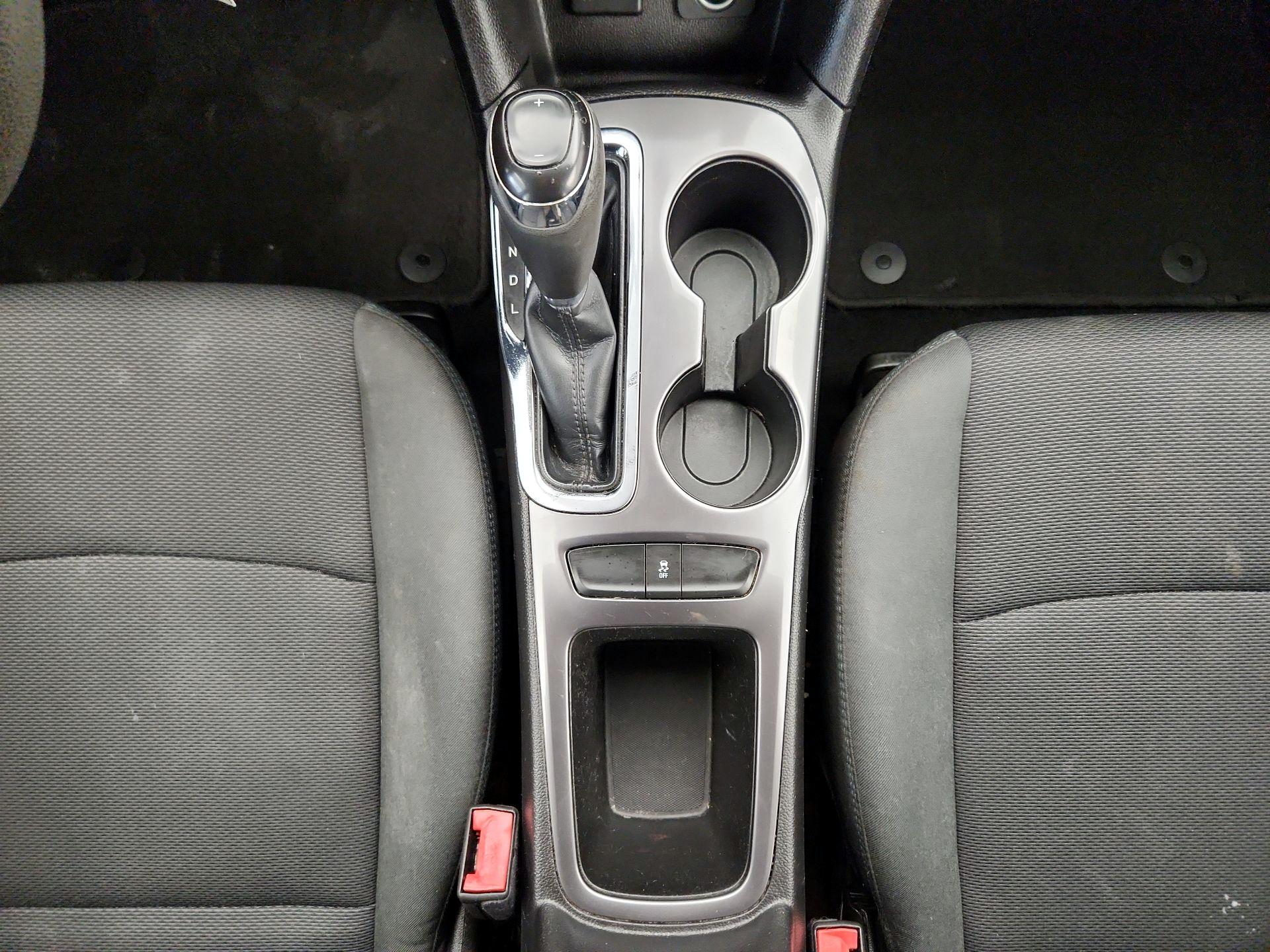 Thumbnail: 2016 Chevrolet Cruze - 17