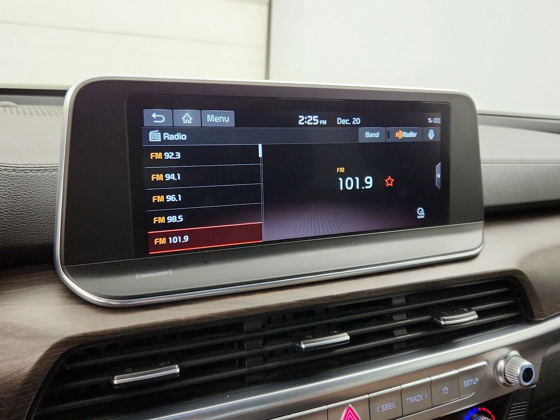 Thumbnail: 2020 Kia Telluride - 16