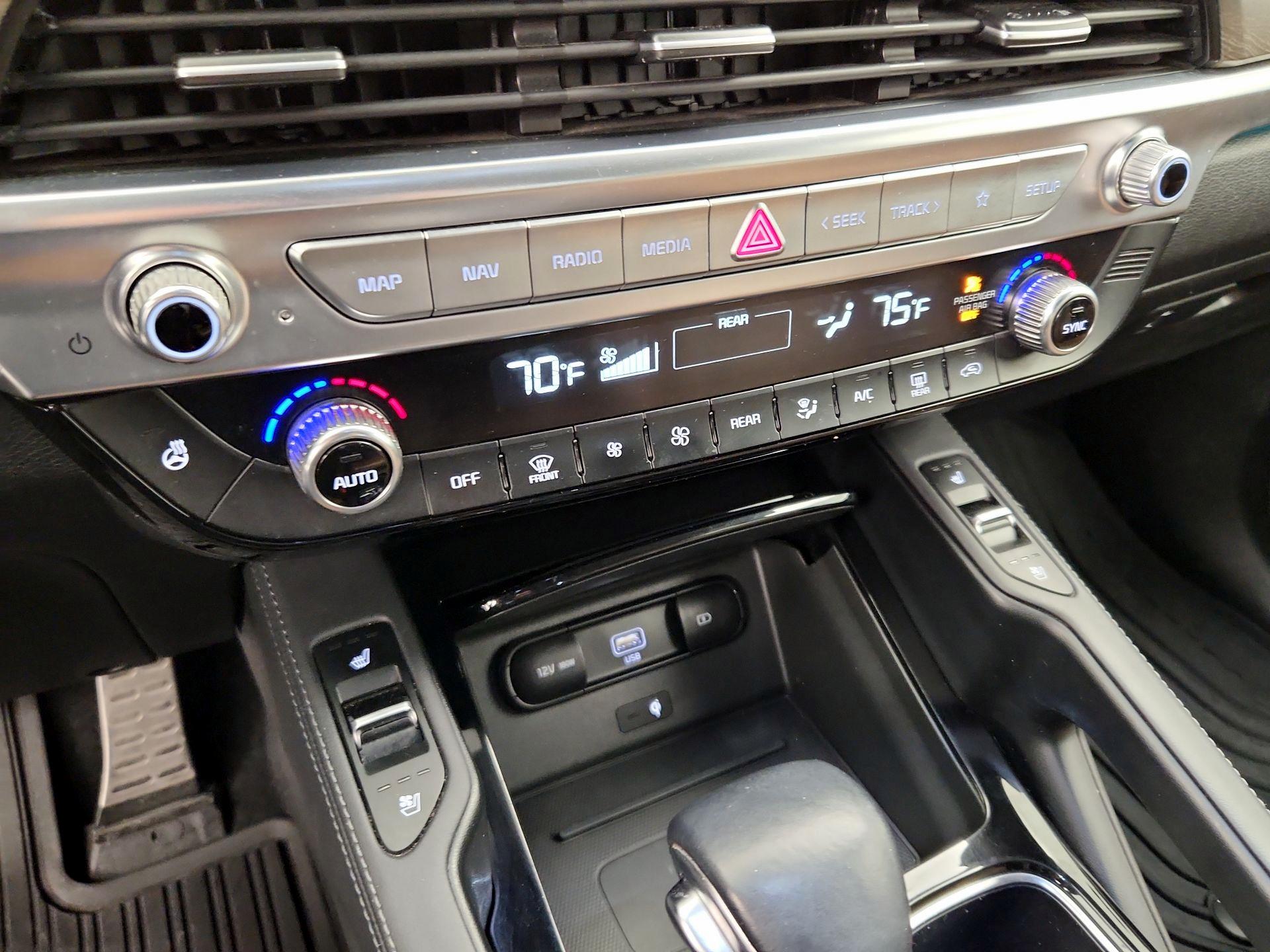 Thumbnail: 2020 Kia Telluride - 17