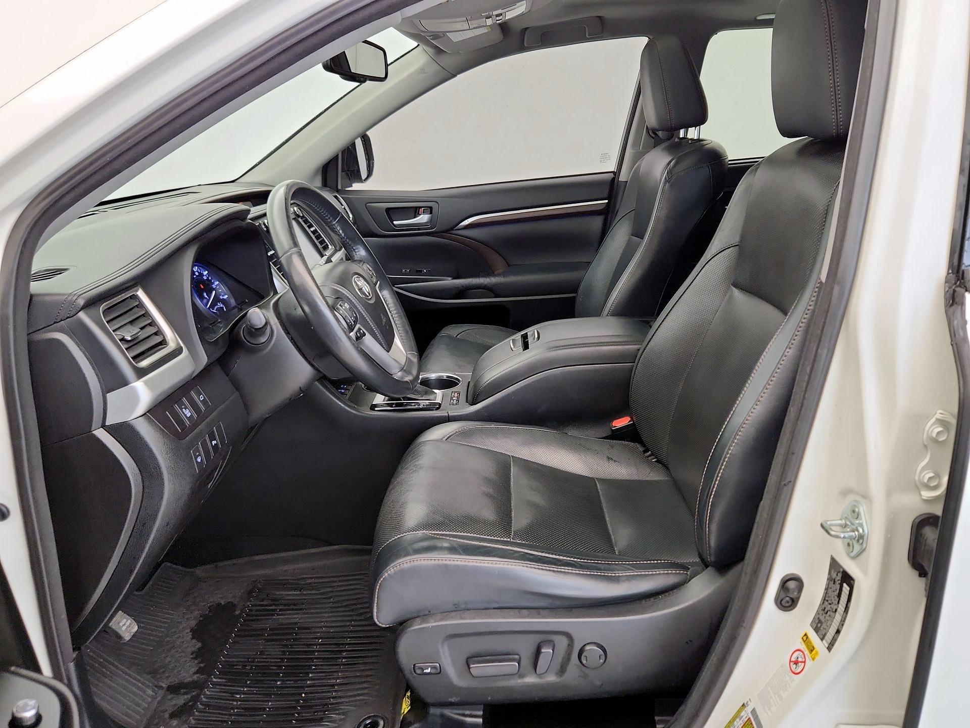 Thumbnail: 2014 Toyota Highlander - 11