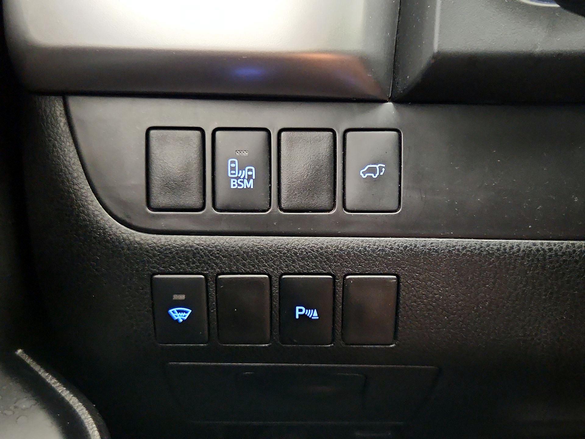 Thumbnail: 2014 Toyota Highlander - 13