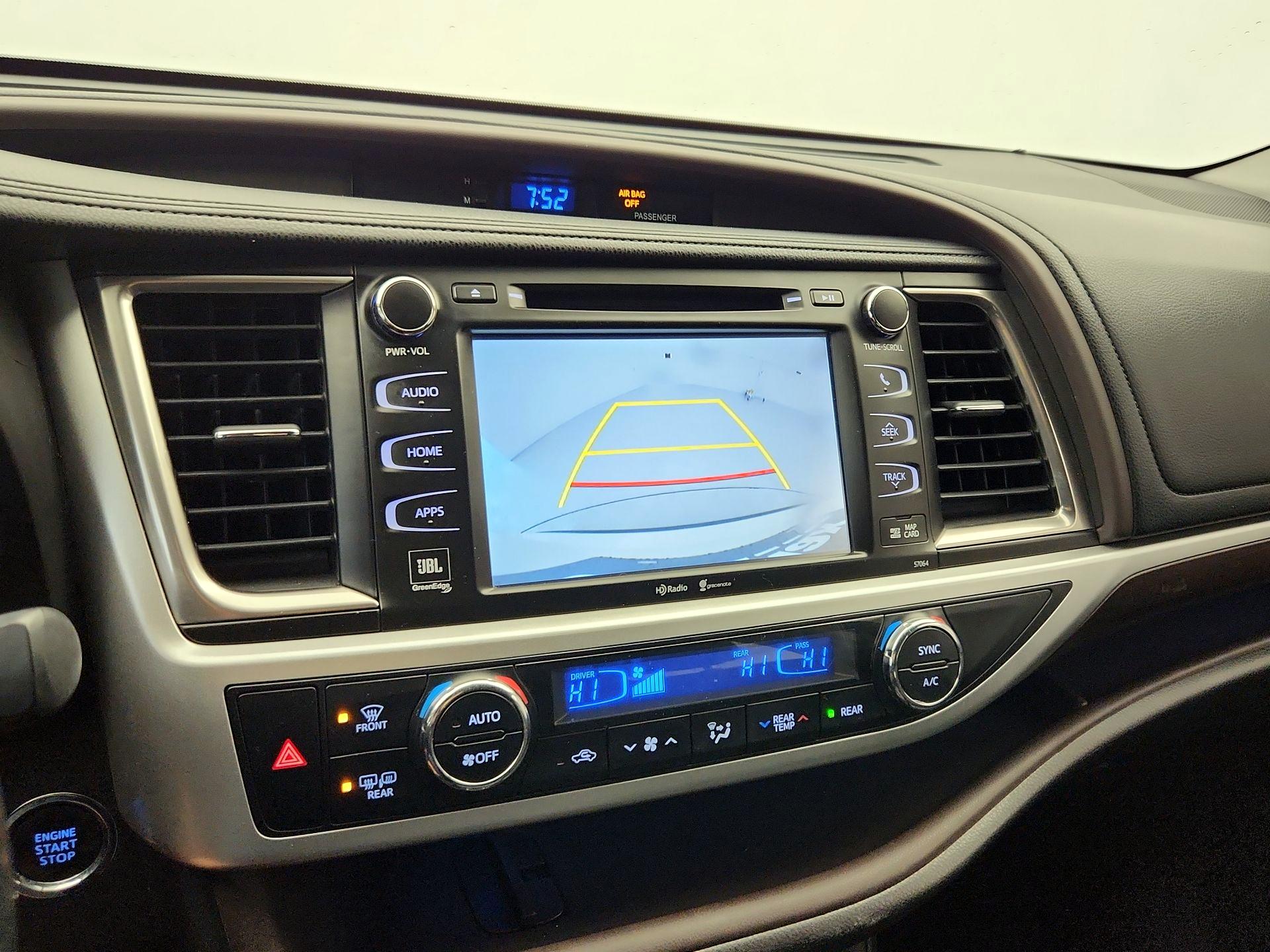 Thumbnail: 2014 Toyota Highlander - 14