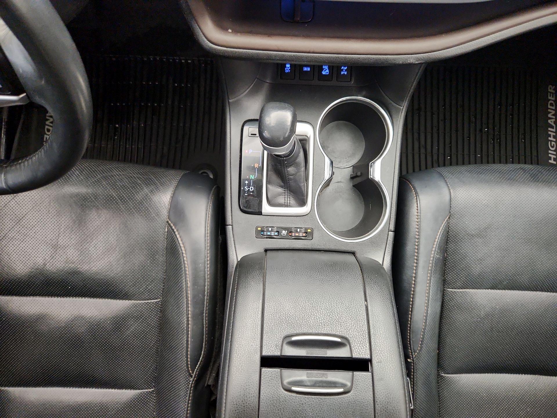 Thumbnail: 2014 Toyota Highlander - 17