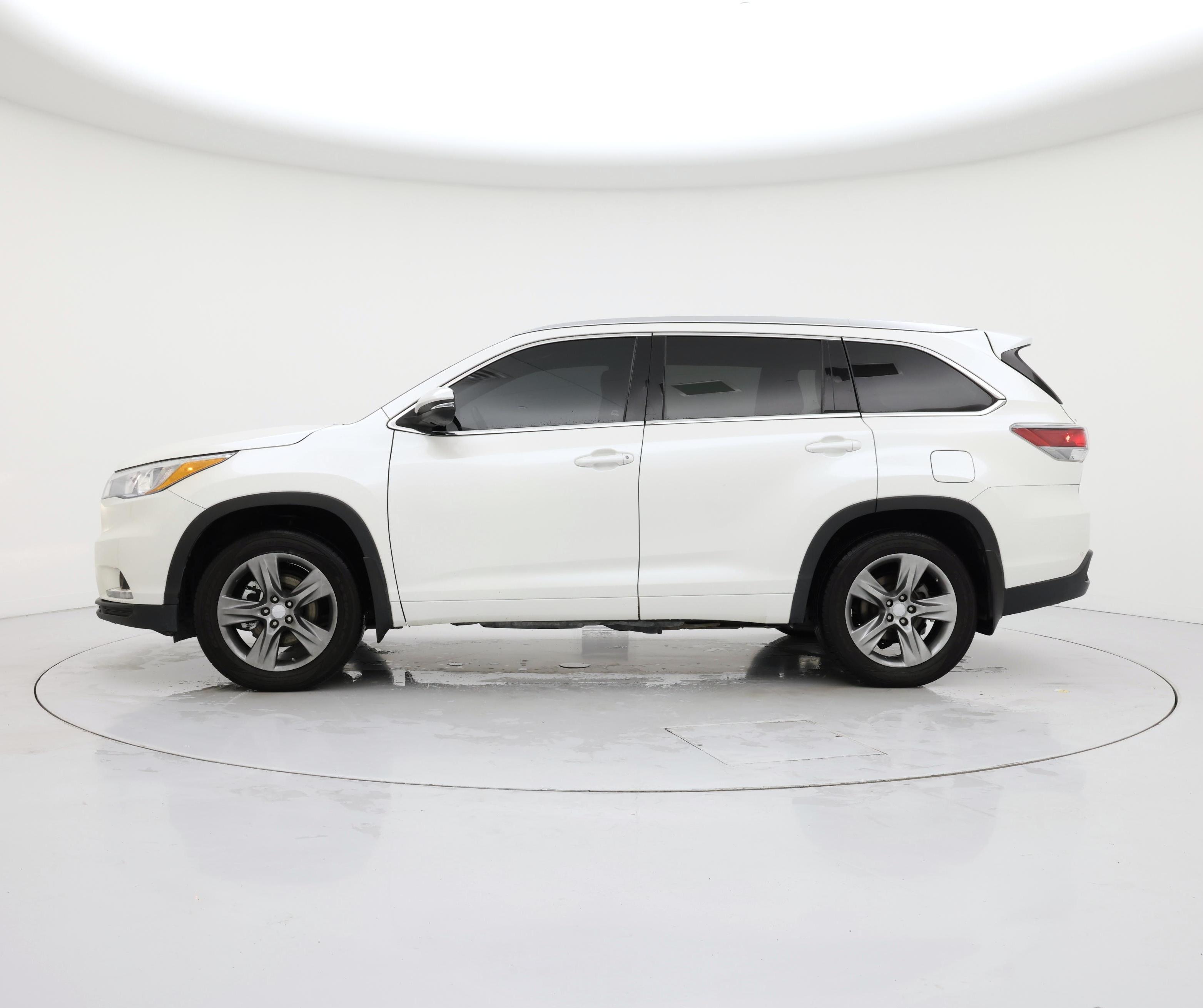 Thumbnail: 2014 Toyota Highlander - 3