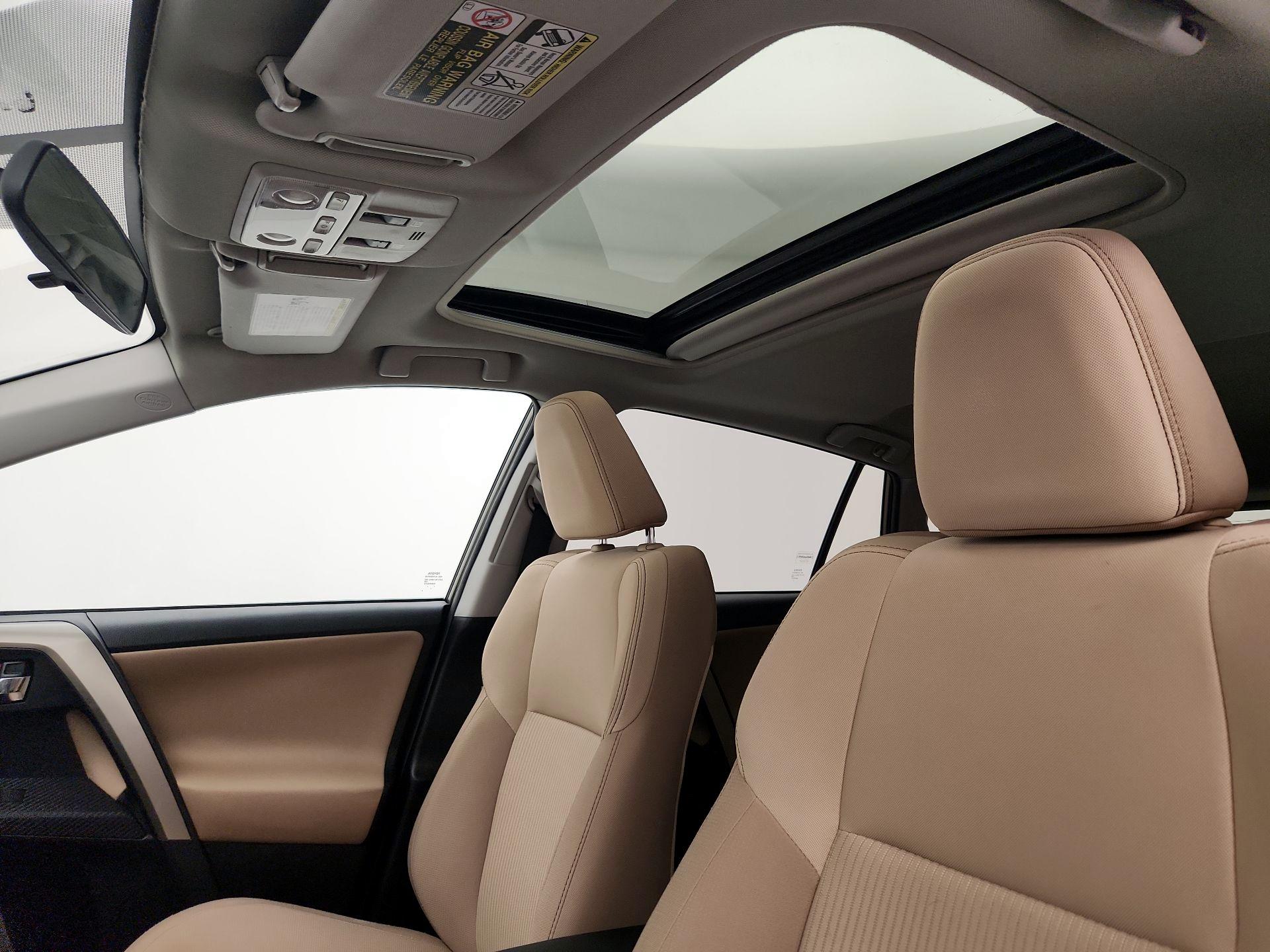 Thumbnail: 2015 Toyota RAV4 - 19