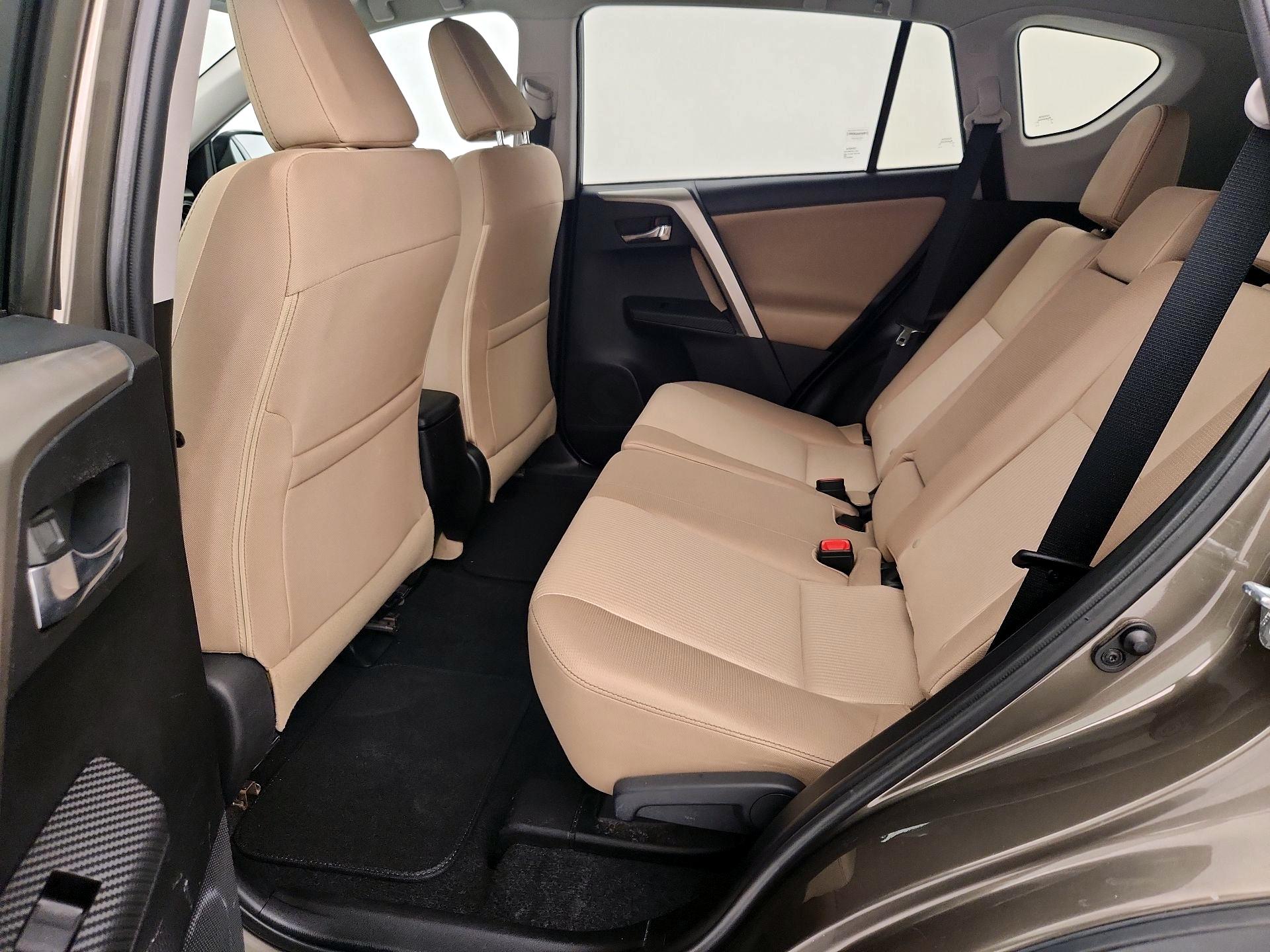 Thumbnail: 2015 Toyota RAV4 - 20