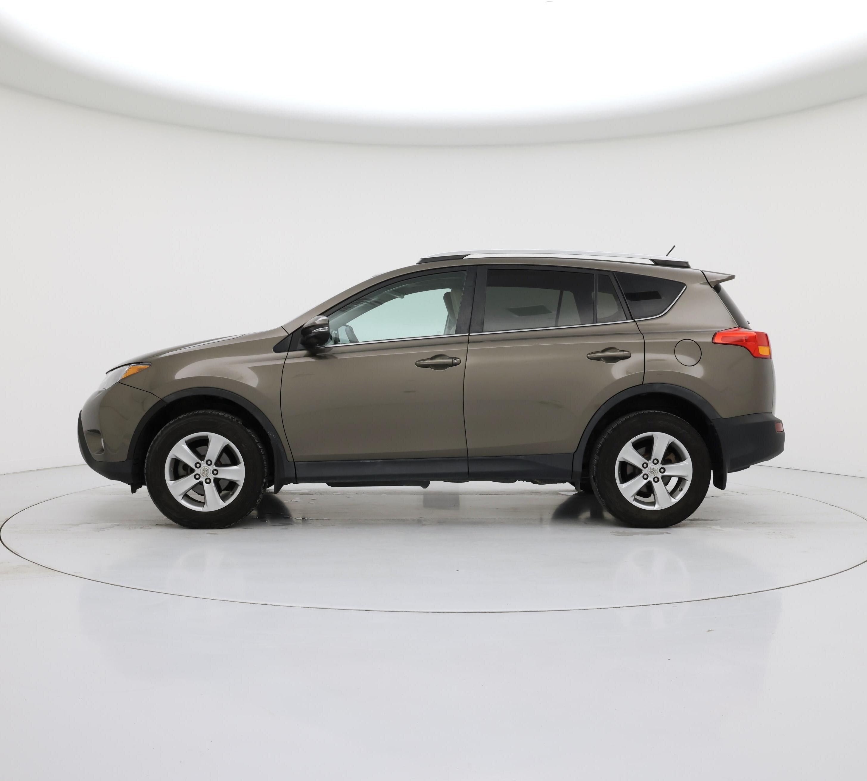 Thumbnail: 2015 Toyota RAV4 - 3