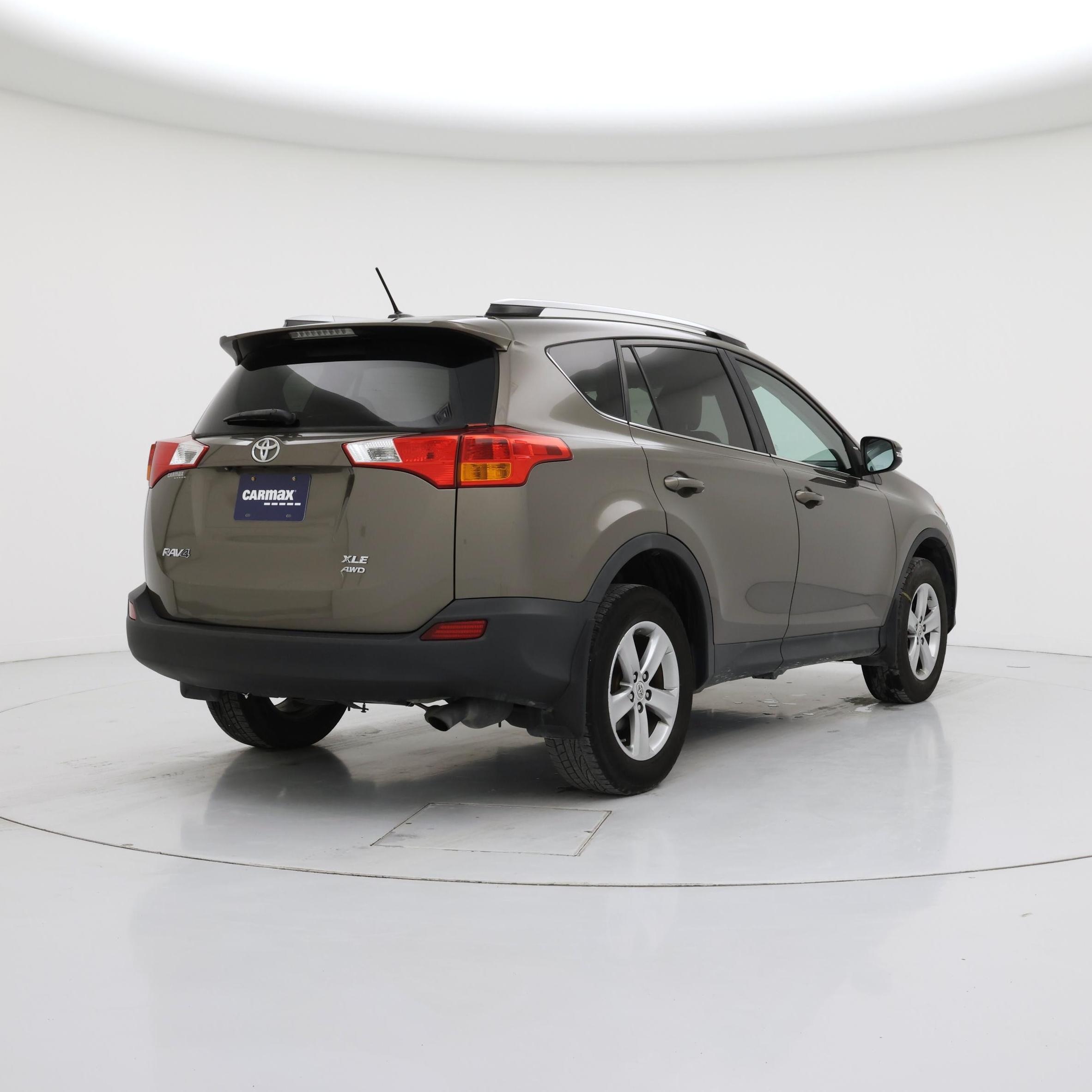 Thumbnail: 2015 Toyota RAV4 - 8