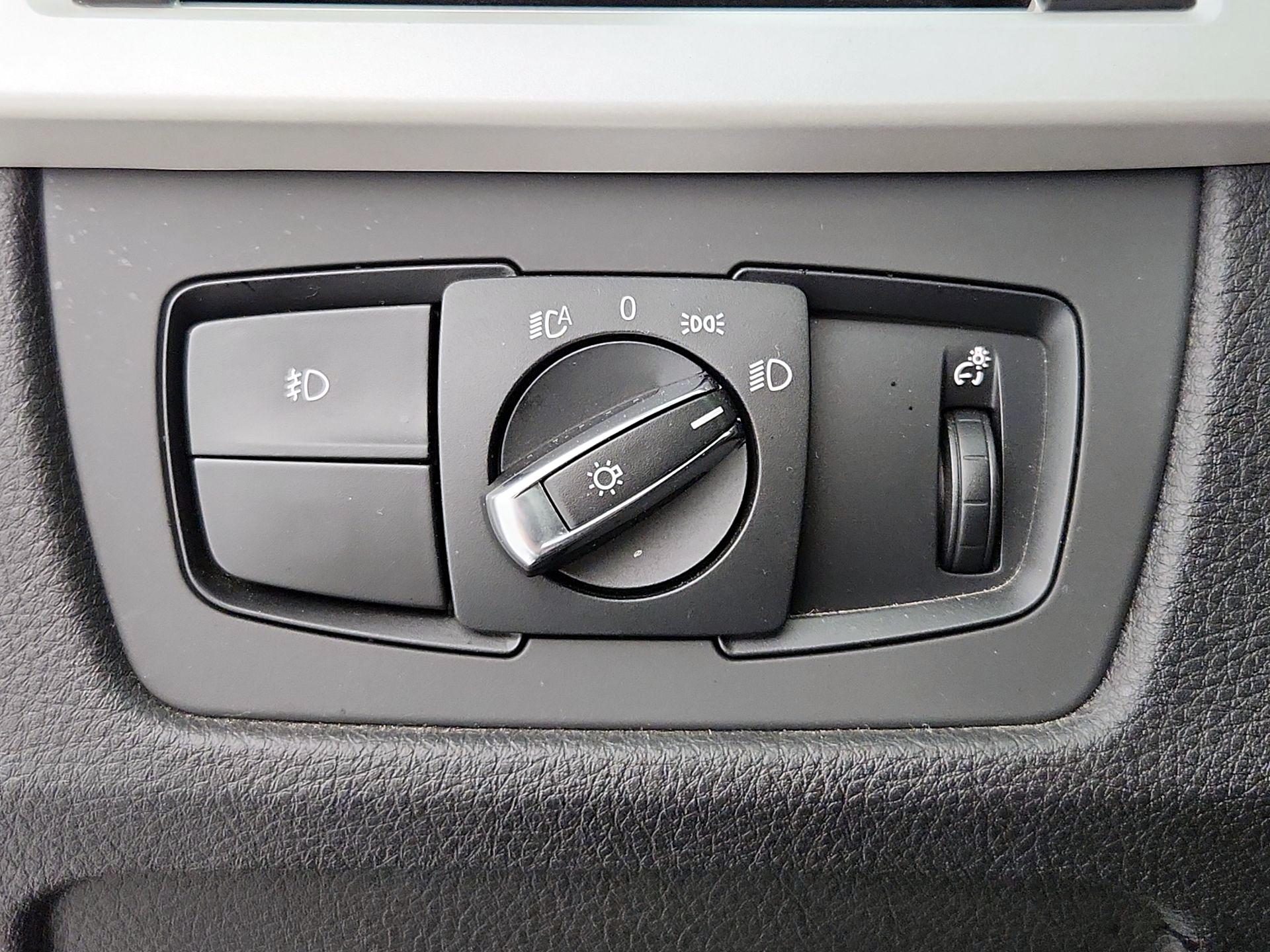 Thumbnail: 2016 BMW 3 Series - 13