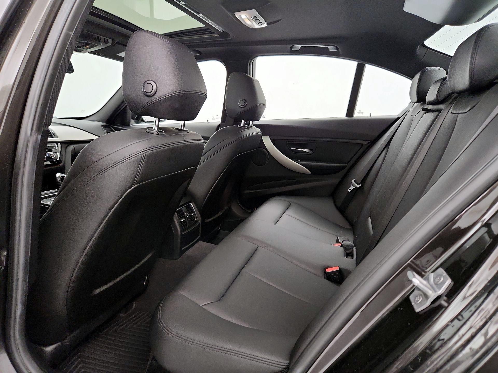 Thumbnail: 2016 BMW 3 Series - 19