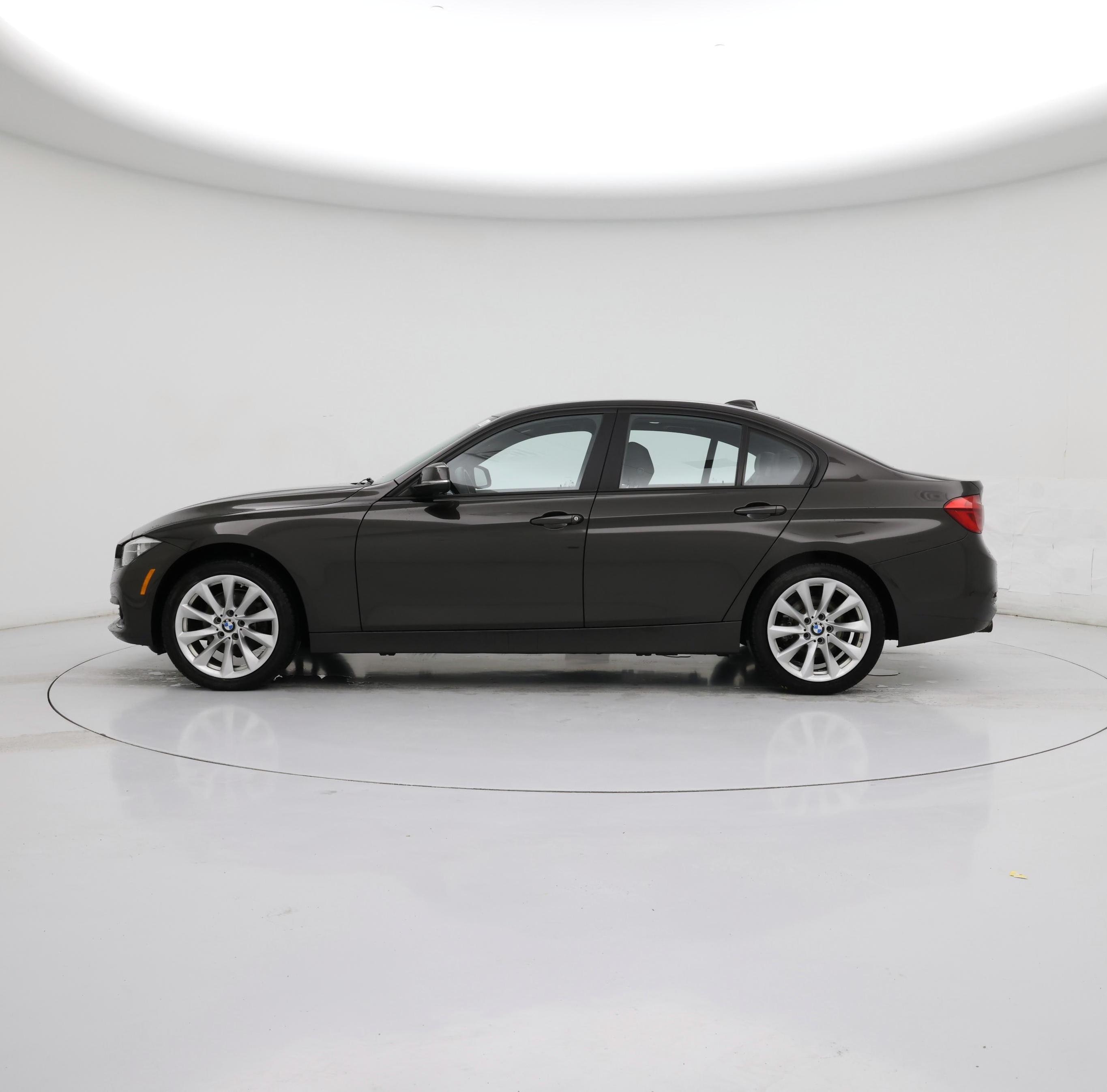 Thumbnail: 2016 BMW 3 Series - 3