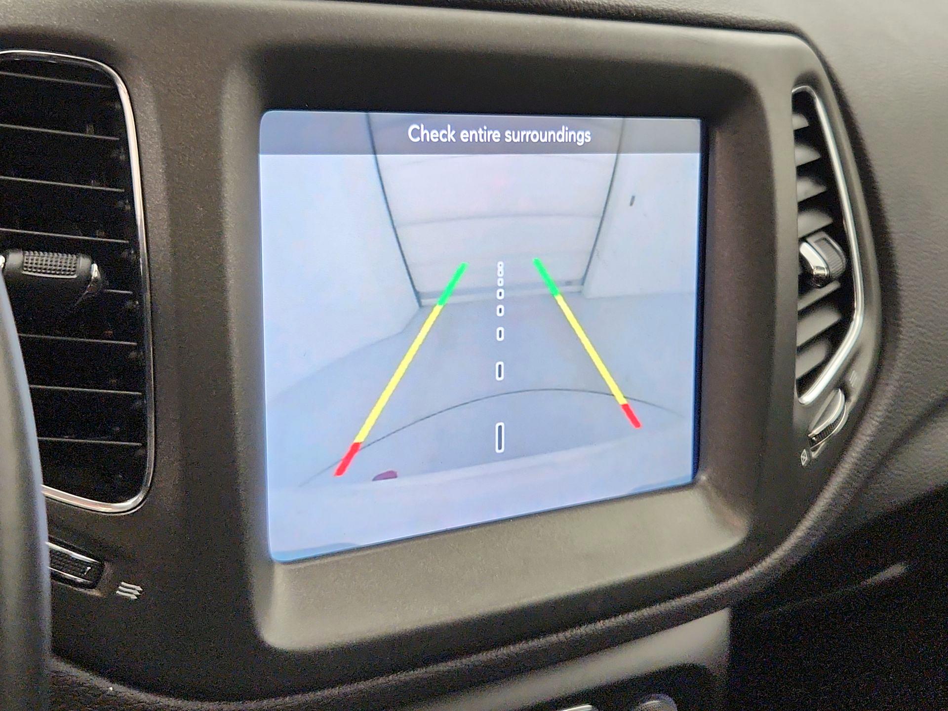 Thumbnail: 2018 Jeep Compass - 14