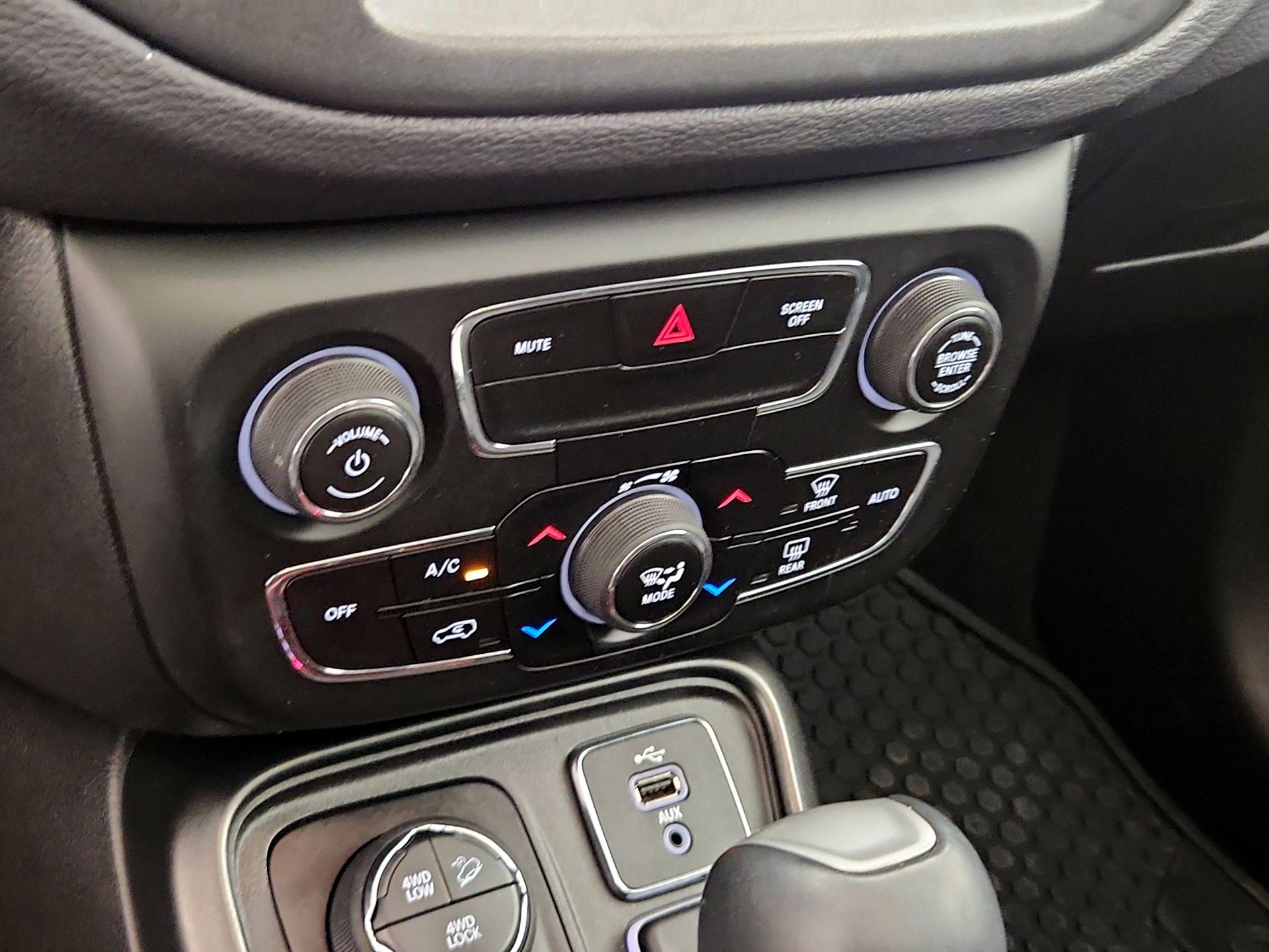 Thumbnail: 2018 Jeep Compass - 16