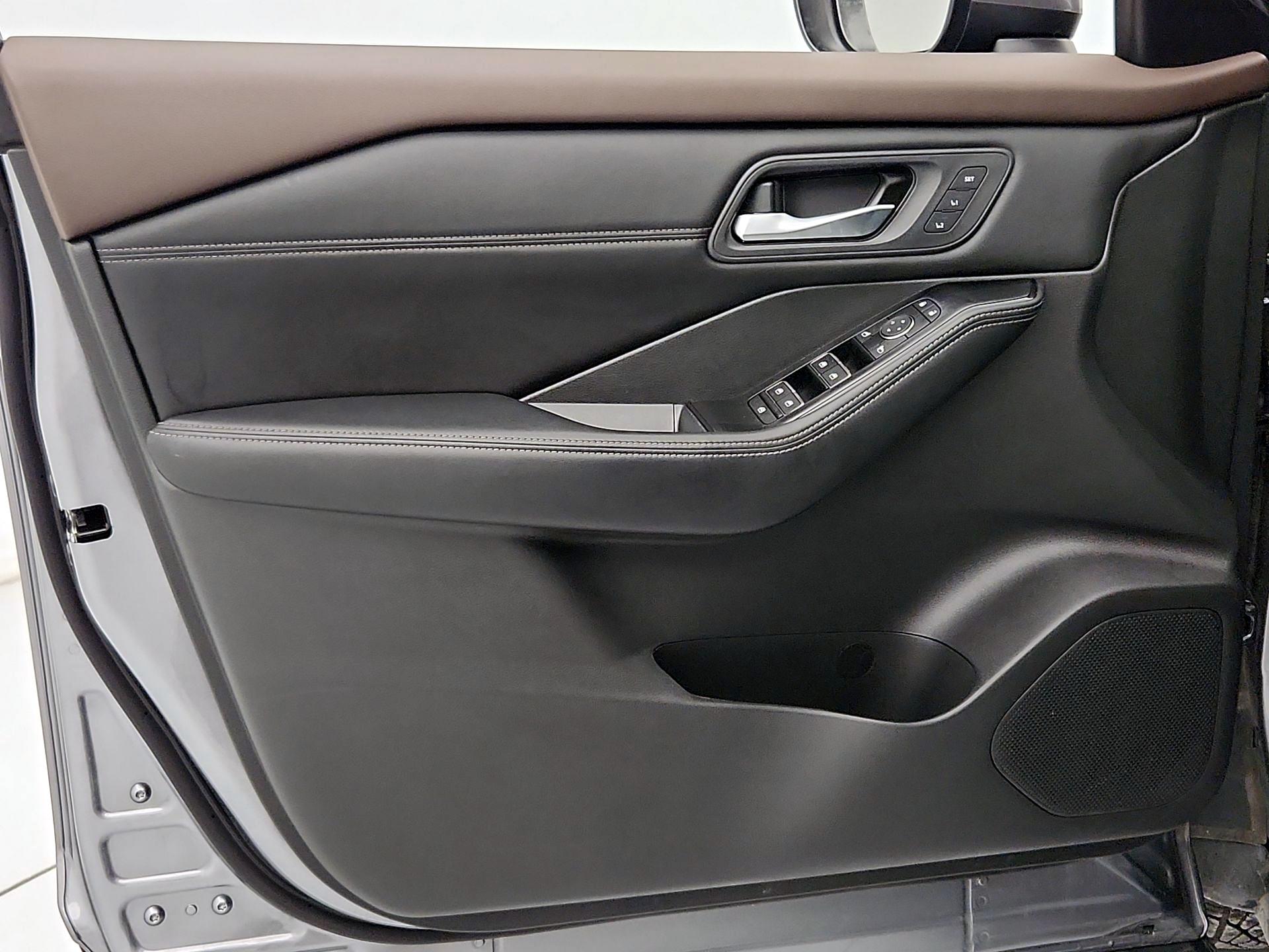 Thumbnail: 2023 Nissan Rogue - 12