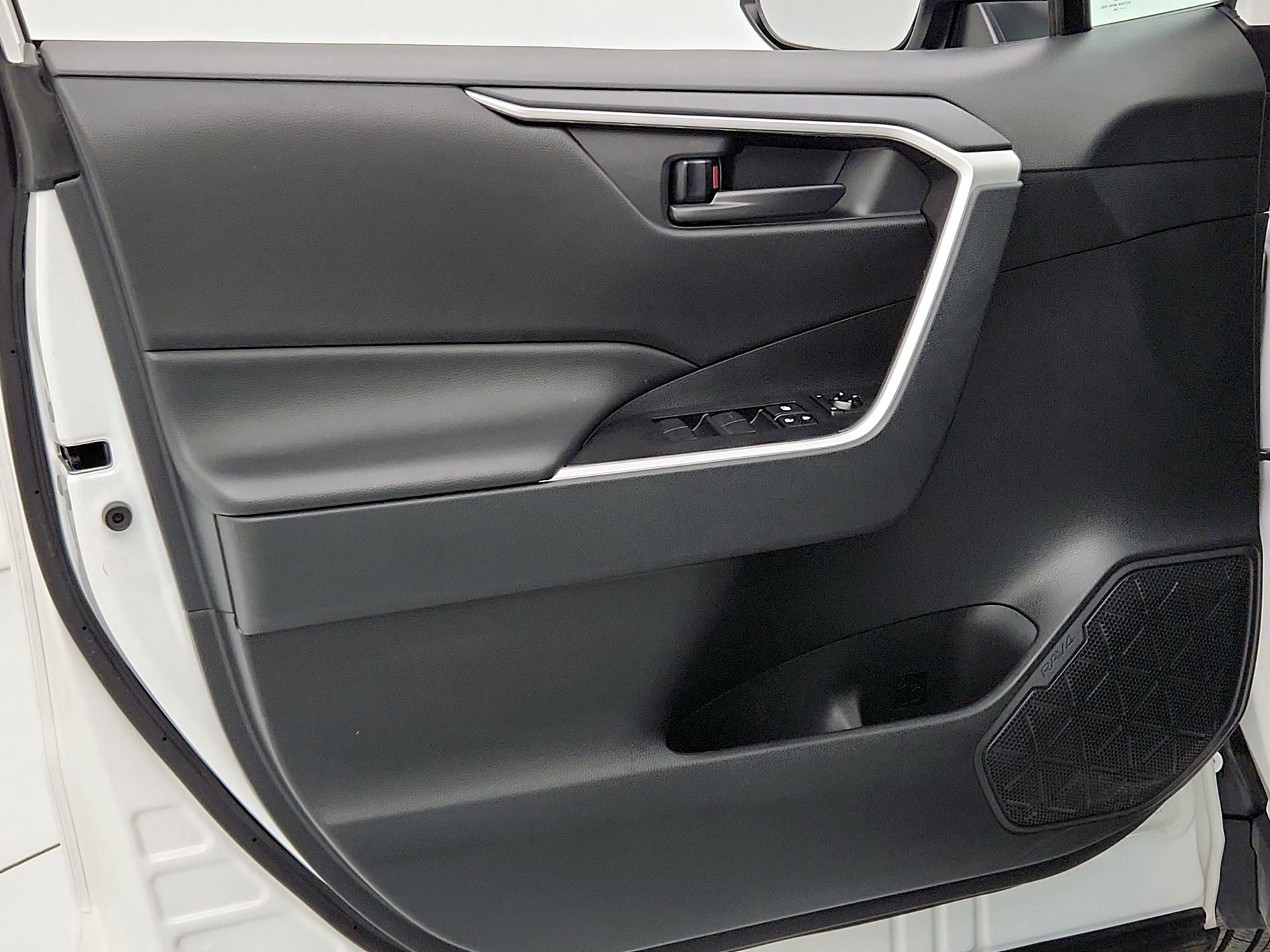 Thumbnail: 2024 Toyota RAV4 - 12