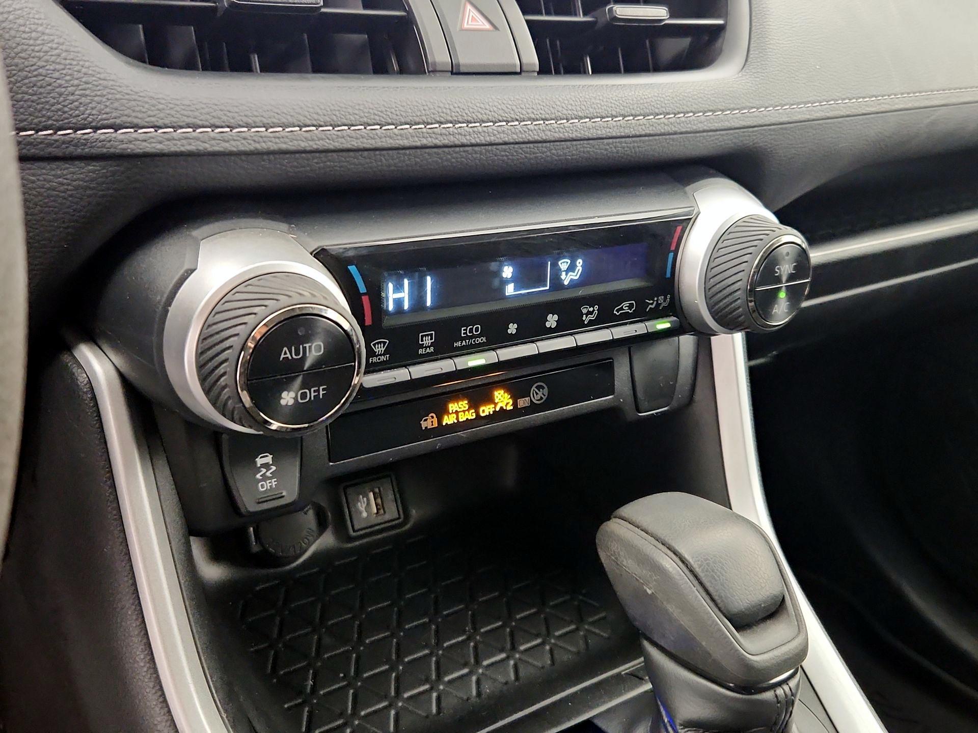 Thumbnail: 2024 Toyota RAV4 - 16