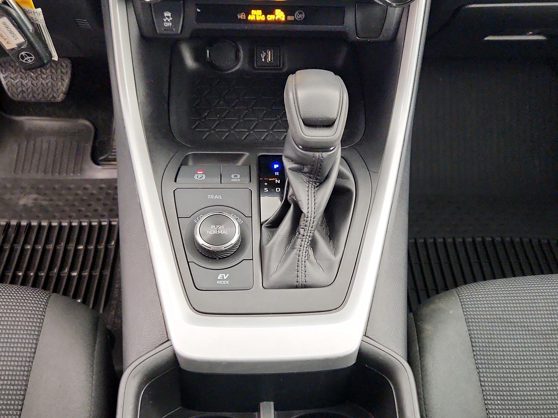 Thumbnail: 2024 Toyota RAV4 - 17