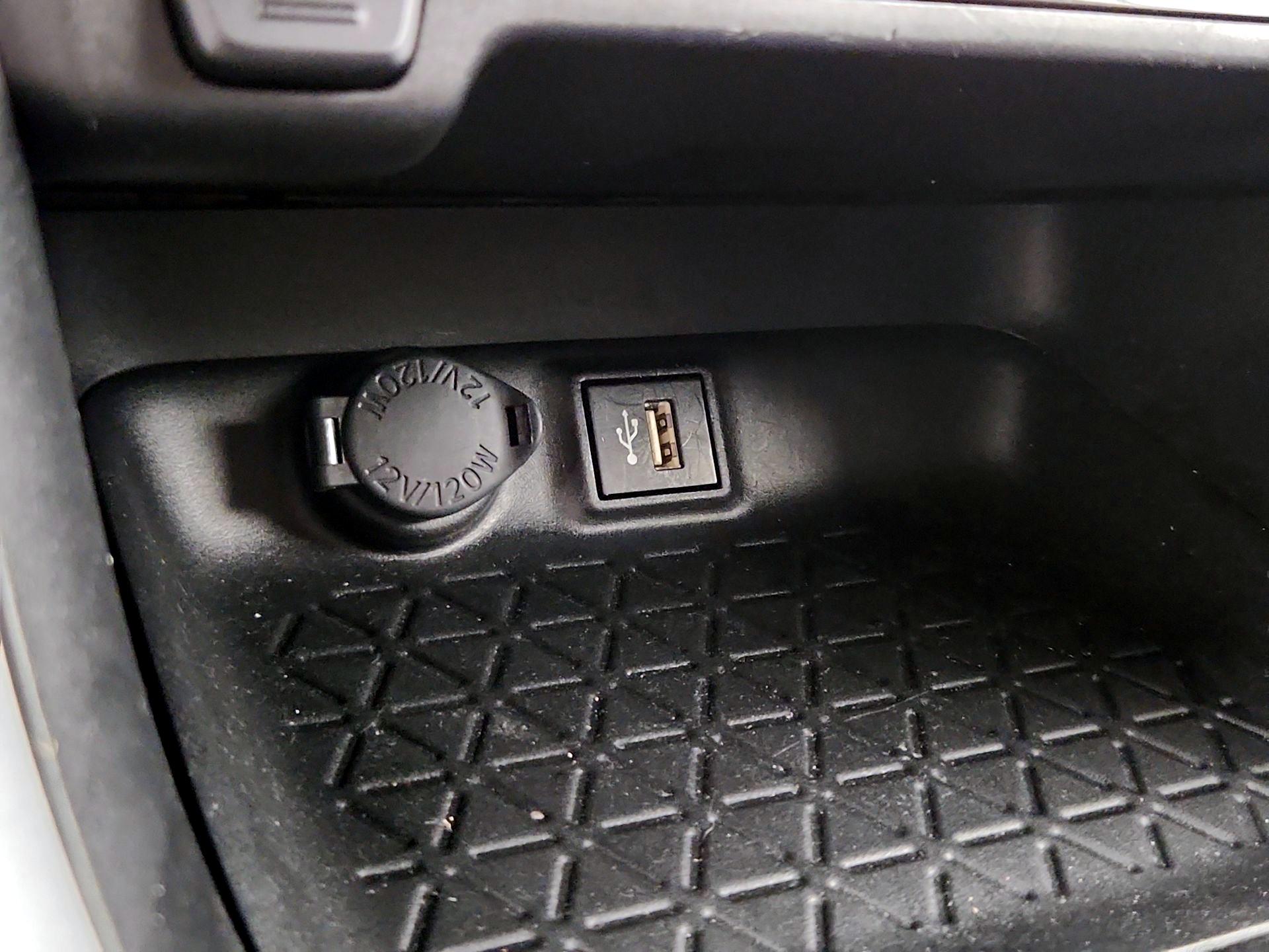 Thumbnail: 2024 Toyota RAV4 - 18