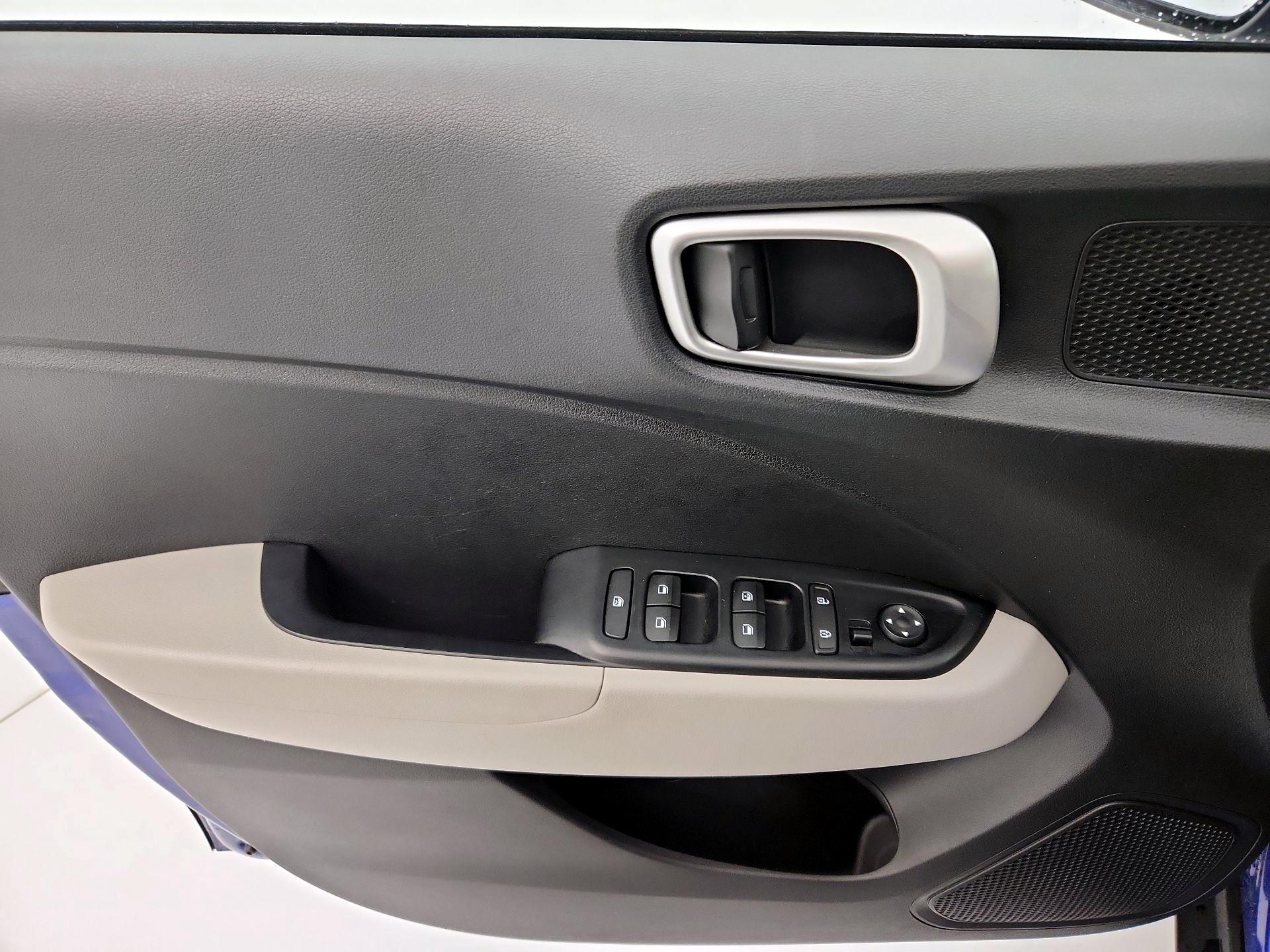 Thumbnail: 2021 Hyundai Venue - 12