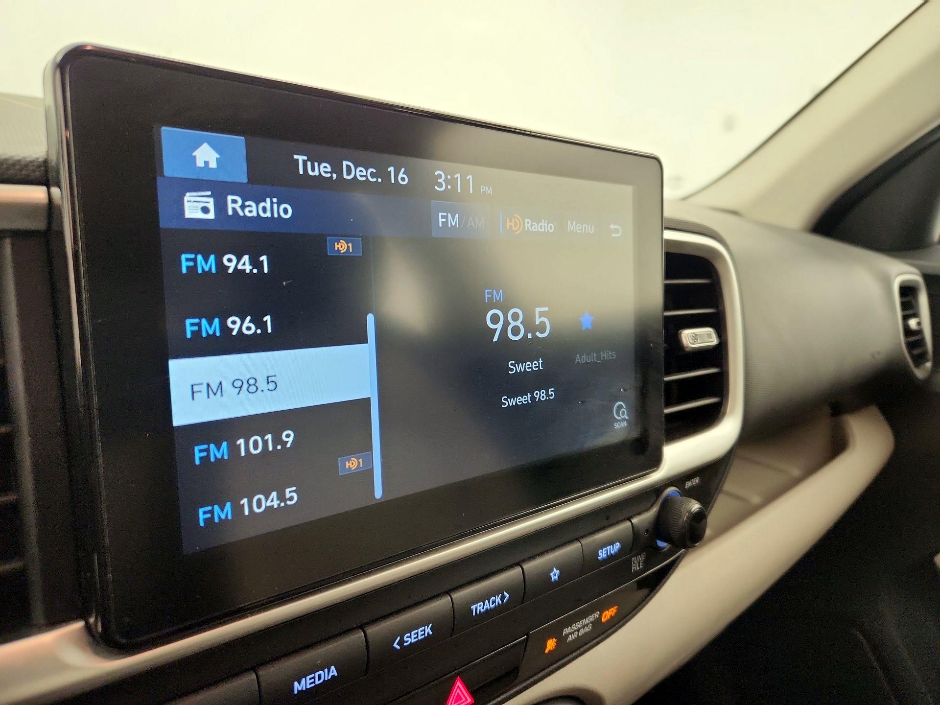 Thumbnail: 2021 Hyundai Venue - 15