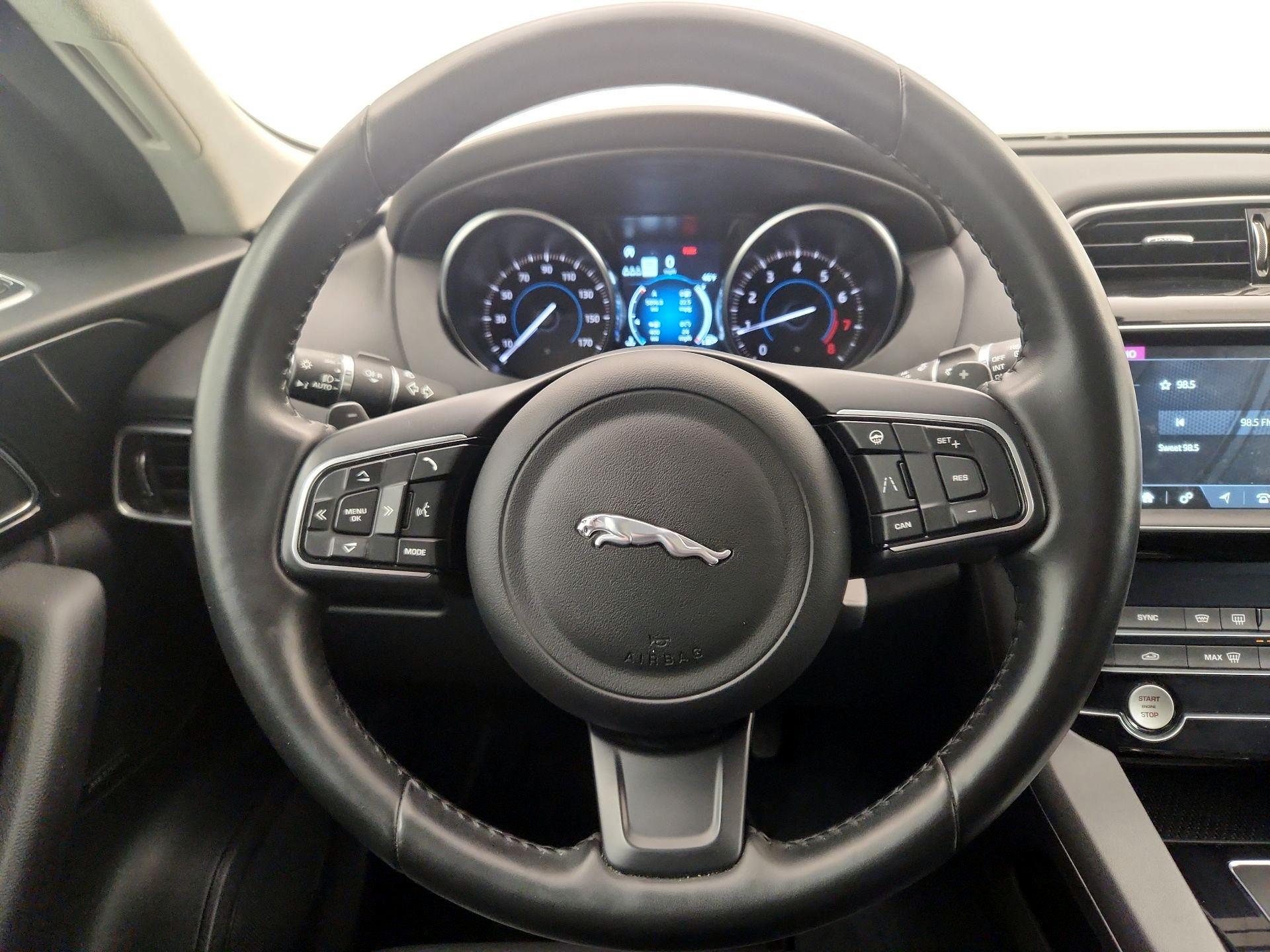 Thumbnail: 2020 Jaguar F-Pace - 10