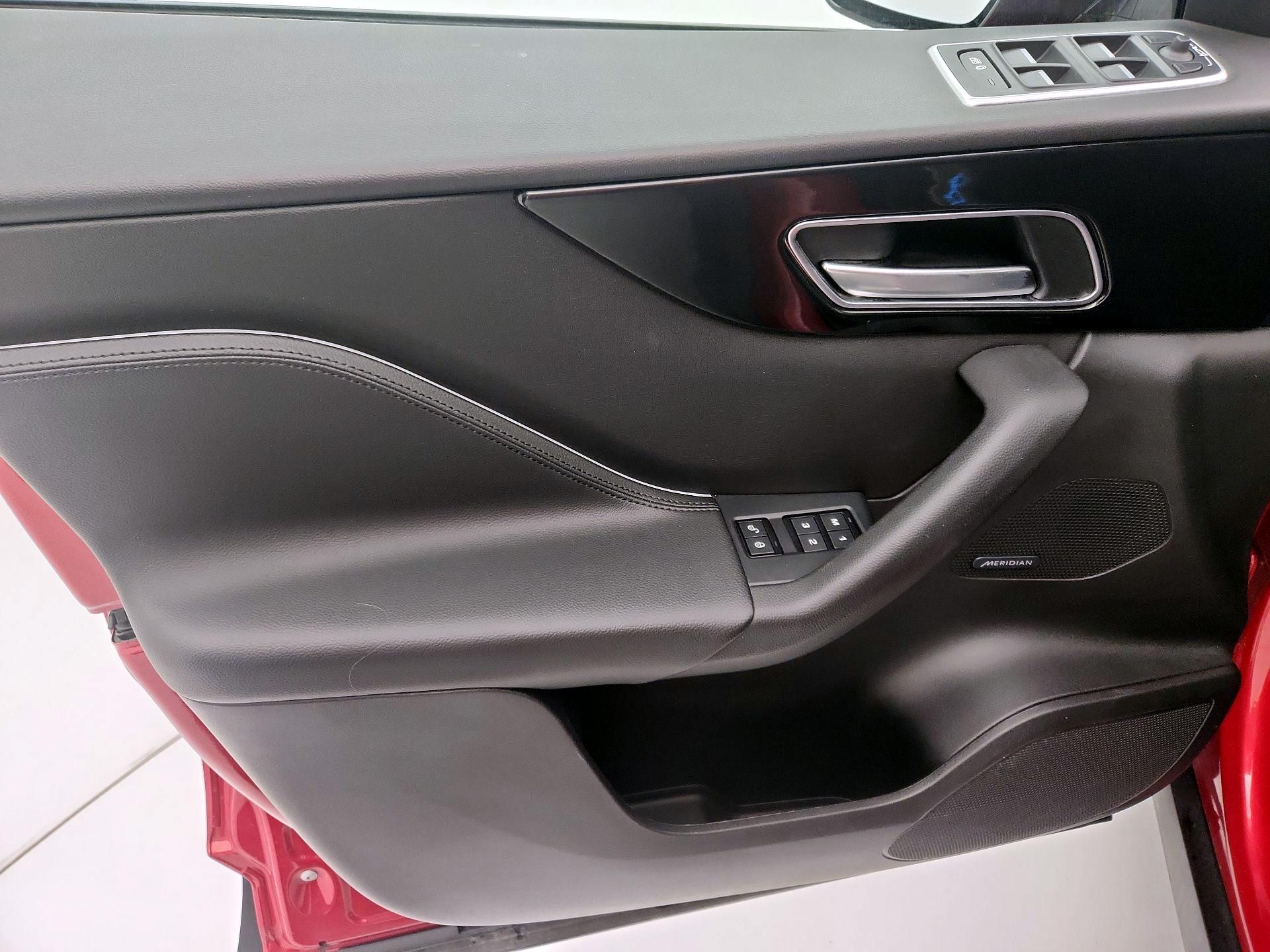 Thumbnail: 2020 Jaguar F-Pace - 12