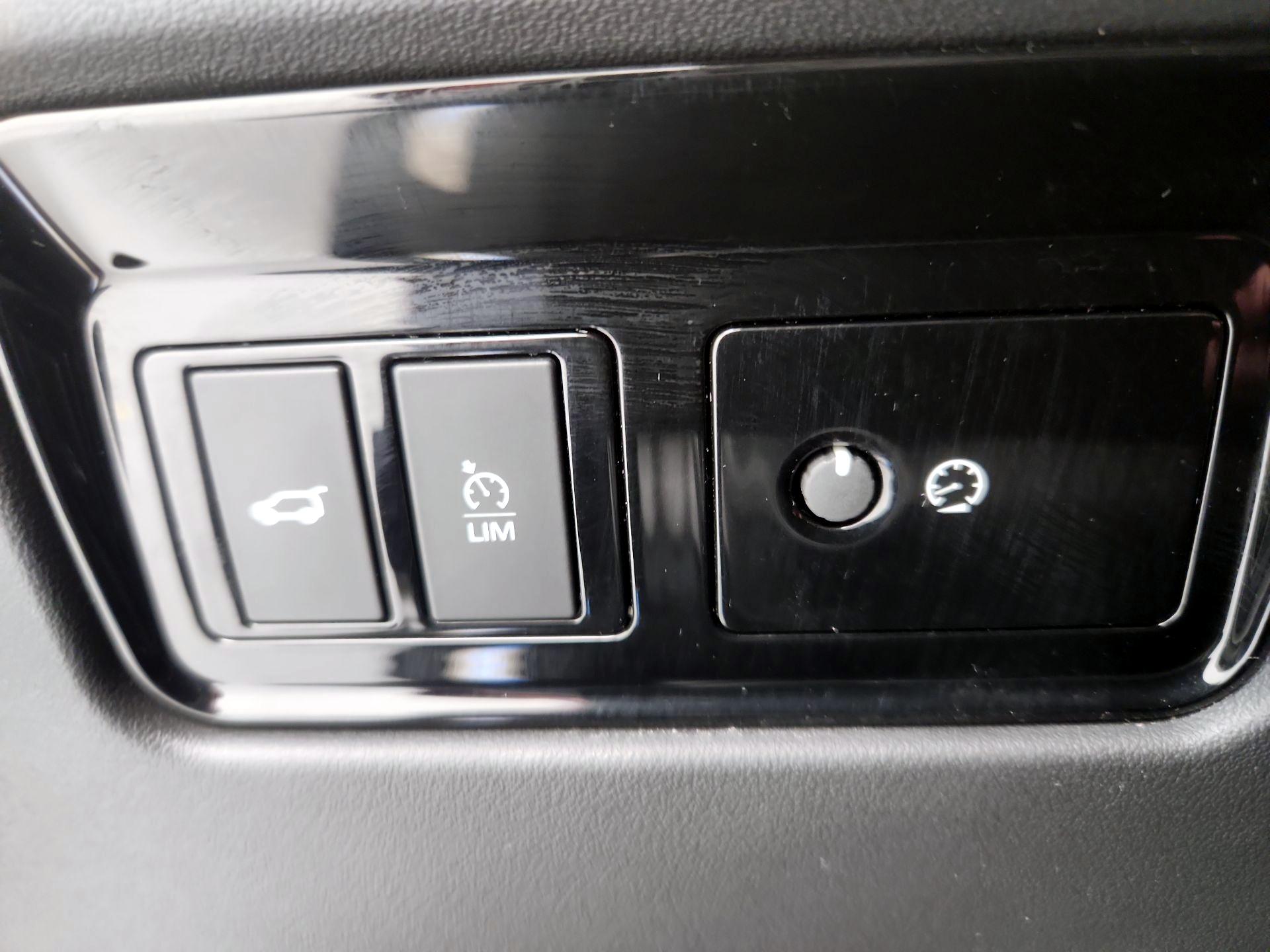 Thumbnail: 2020 Jaguar F-Pace - 13