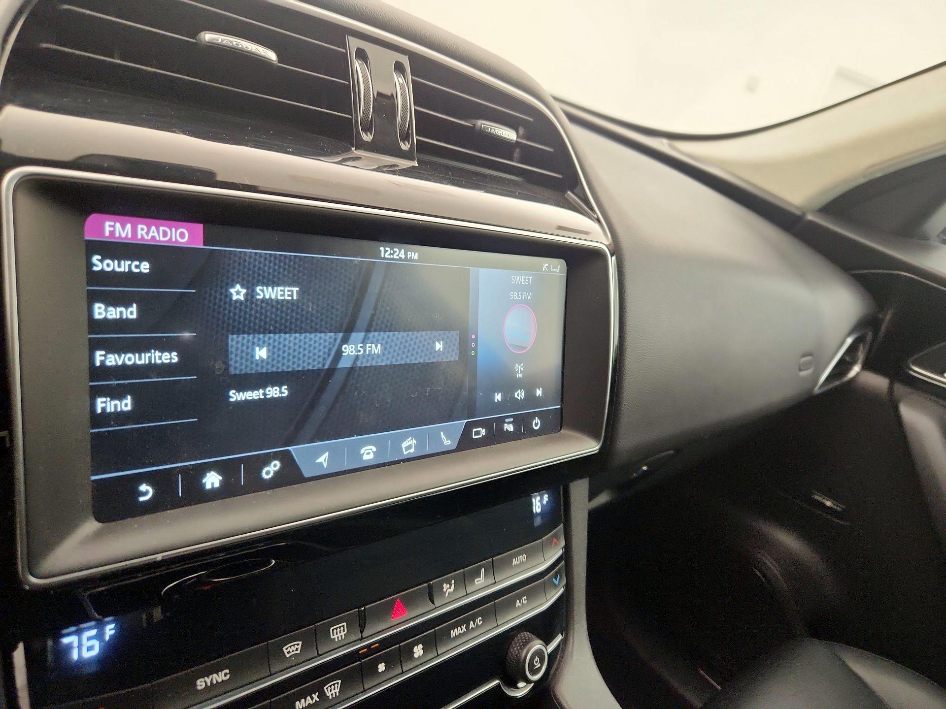 Thumbnail: 2020 Jaguar F-Pace - 16