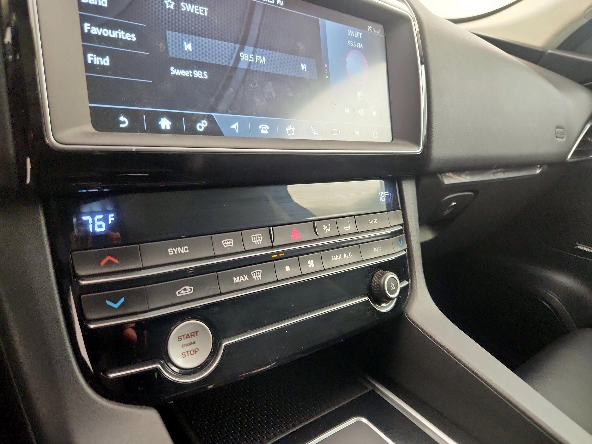 Thumbnail: 2020 Jaguar F-Pace - 17