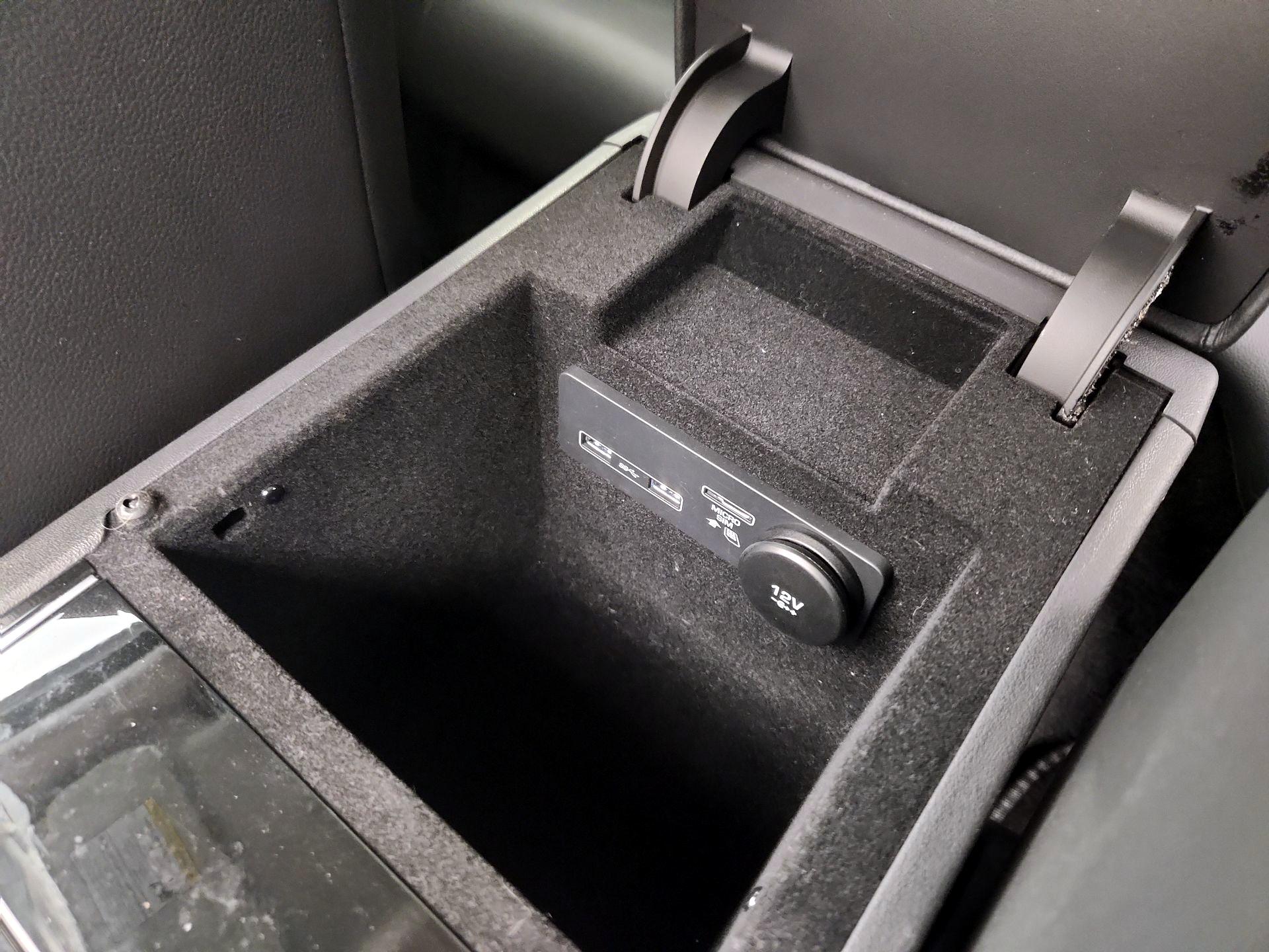 Thumbnail: 2020 Jaguar F-Pace - 19