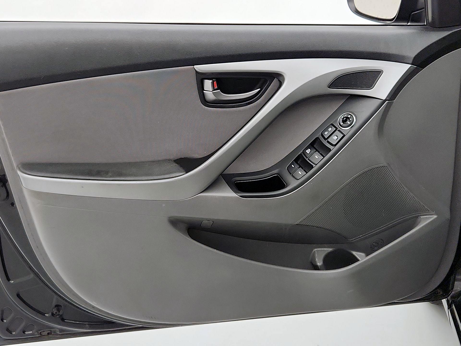 Thumbnail: 2014 Hyundai Elantra - 12