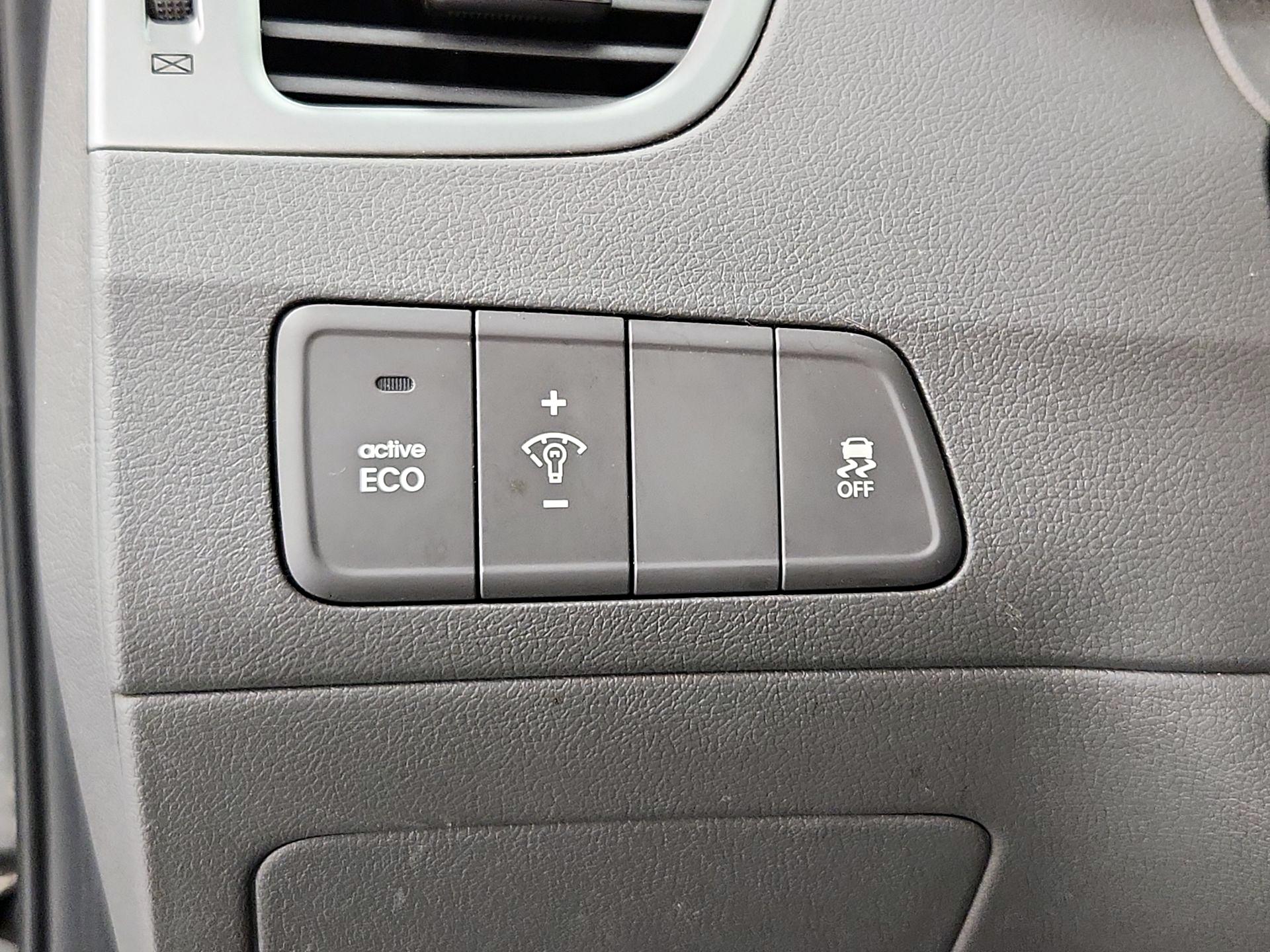 Thumbnail: 2014 Hyundai Elantra - 13