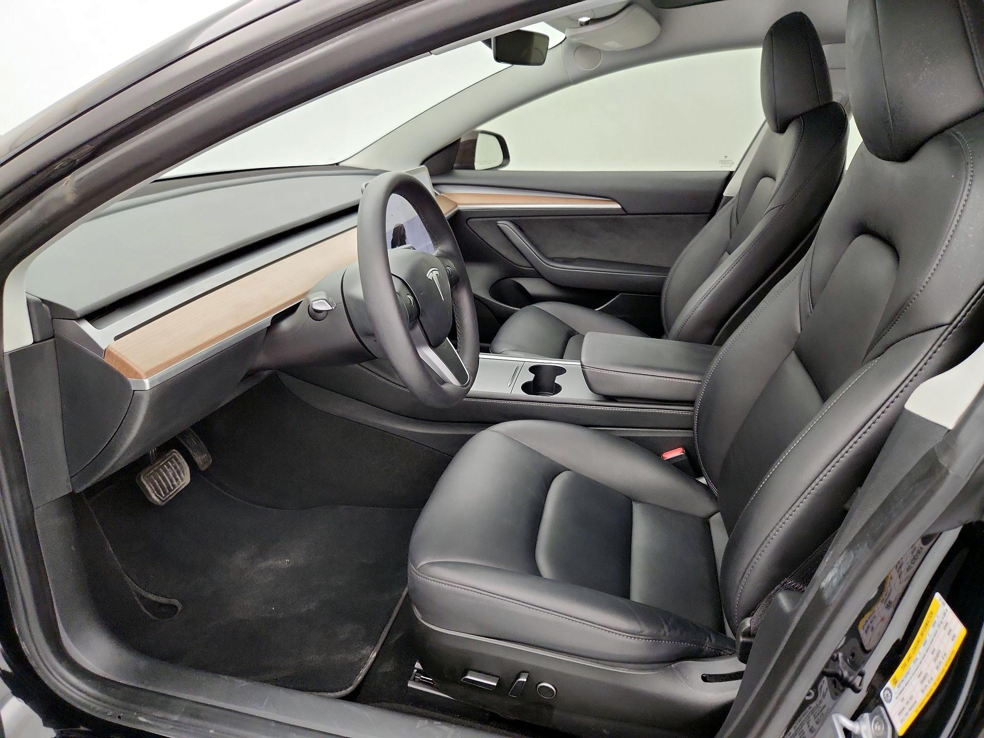 Thumbnail: 2023 Tesla Model 3 - 11