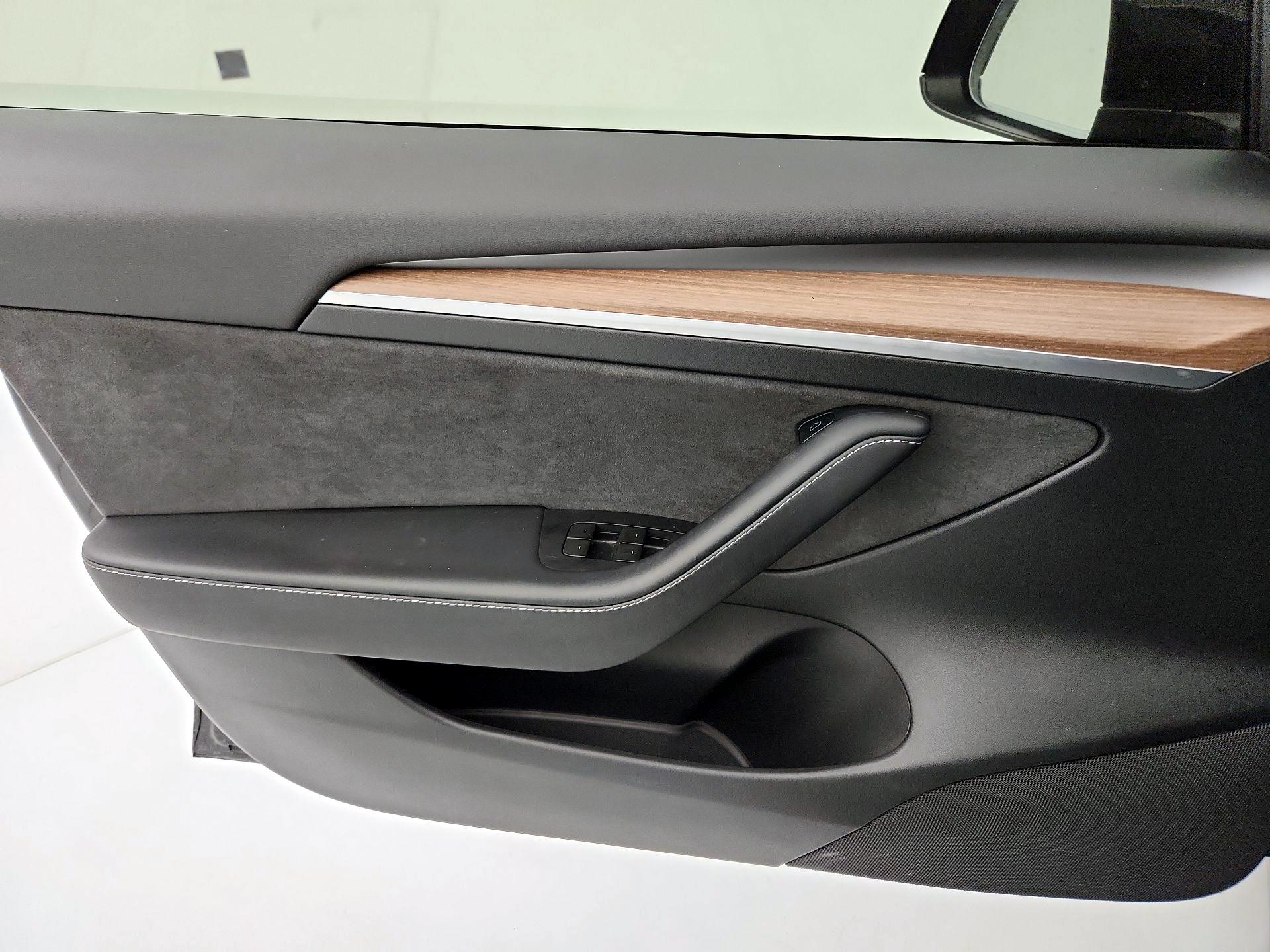 Thumbnail: 2023 Tesla Model 3 - 12