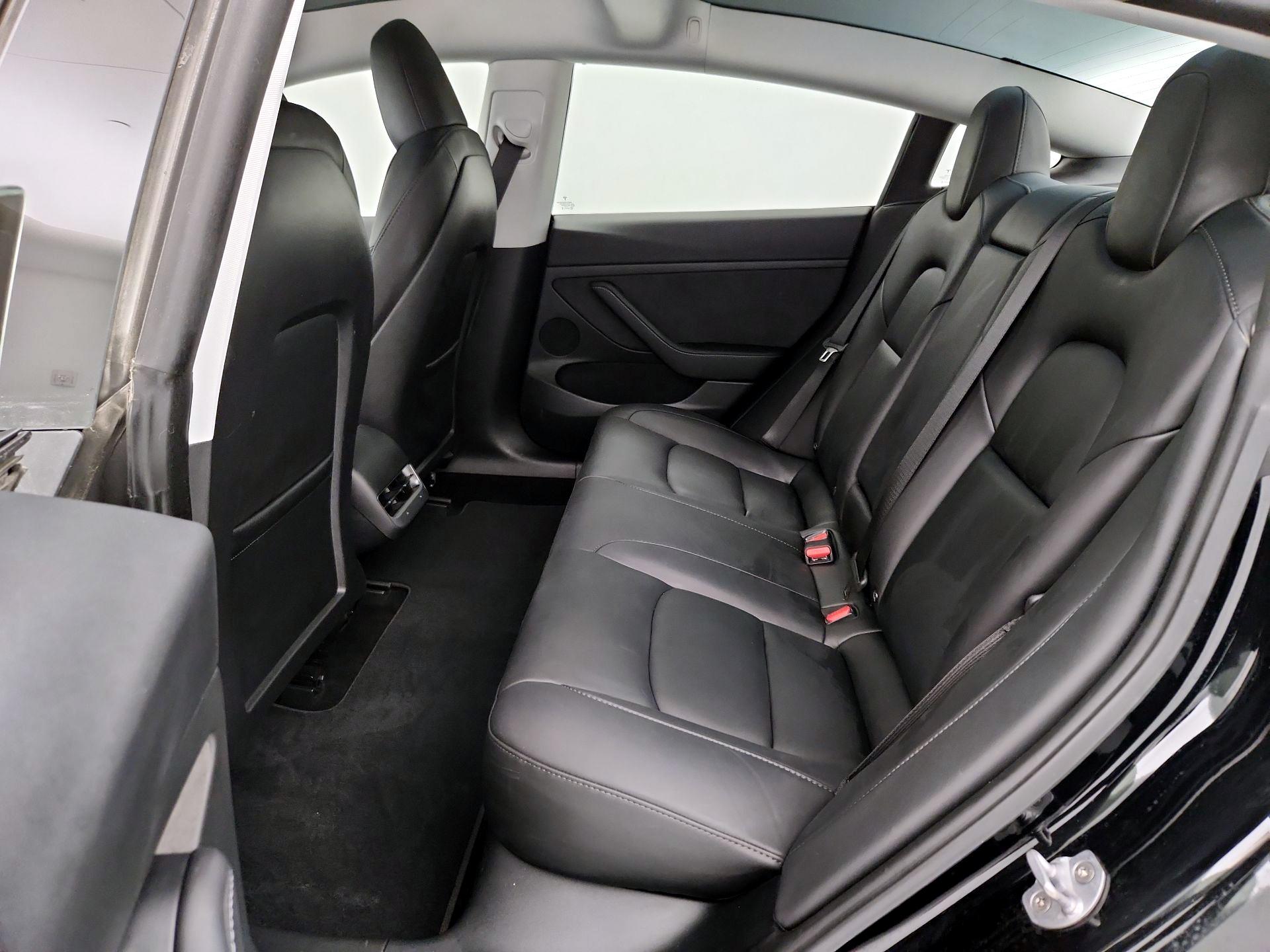 Thumbnail: 2023 Tesla Model 3 - 19