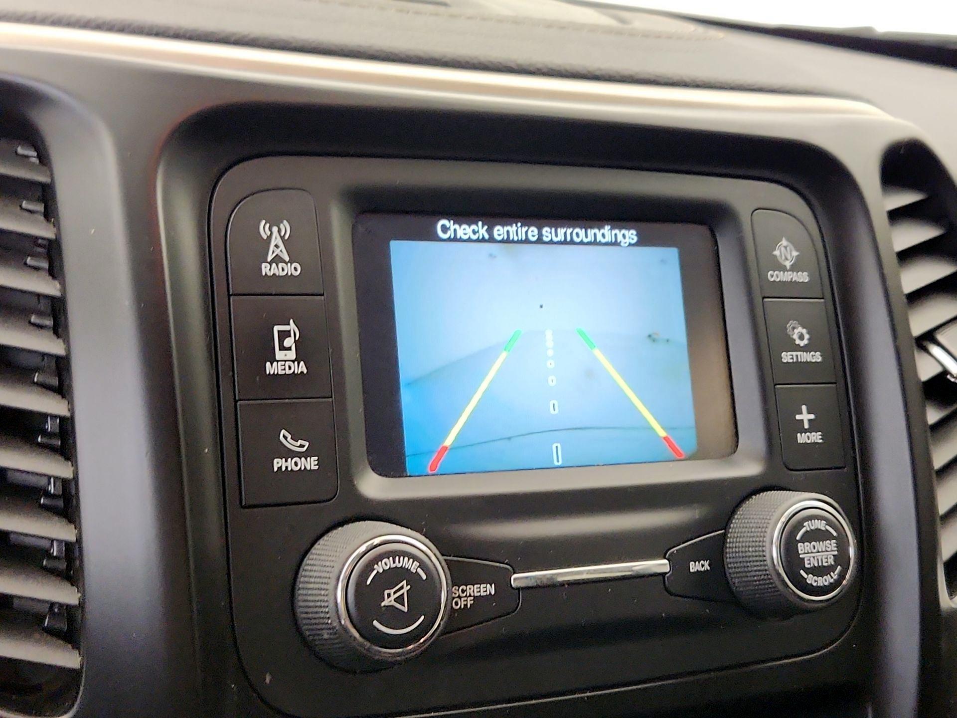 Thumbnail: 2018 Jeep Cherokee - 14