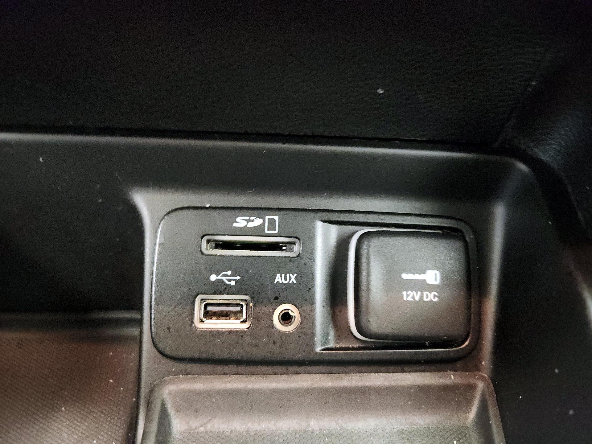 Thumbnail: 2018 Jeep Cherokee - 18