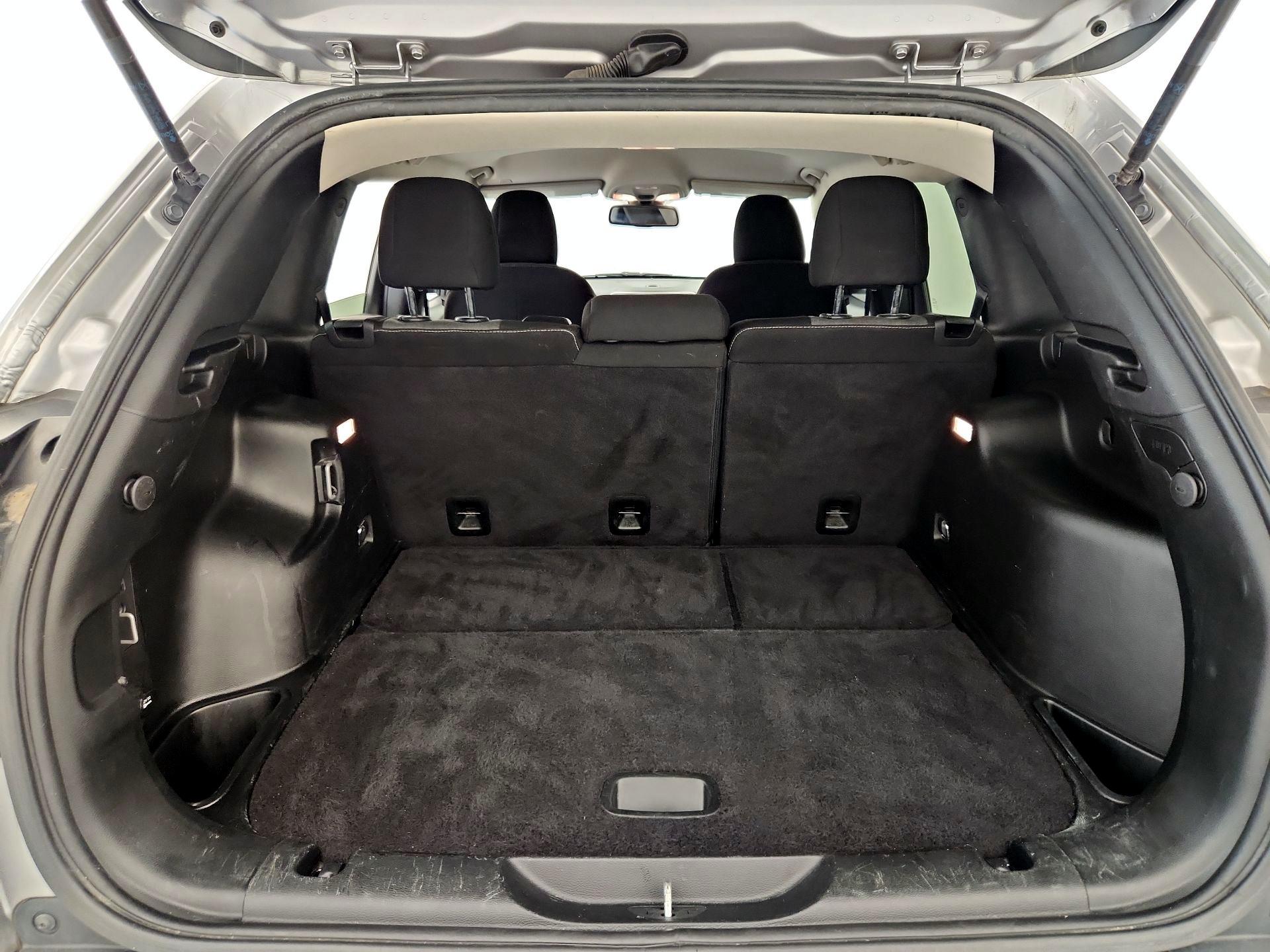 Thumbnail: 2018 Jeep Cherokee - 20