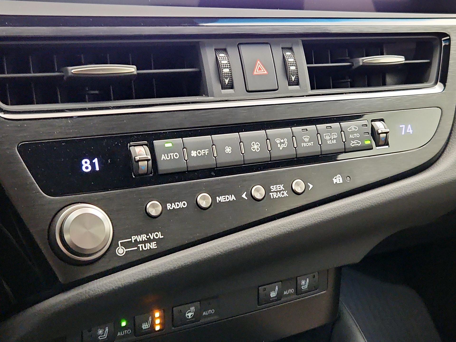 Thumbnail: 2023 Lexus ES - 16