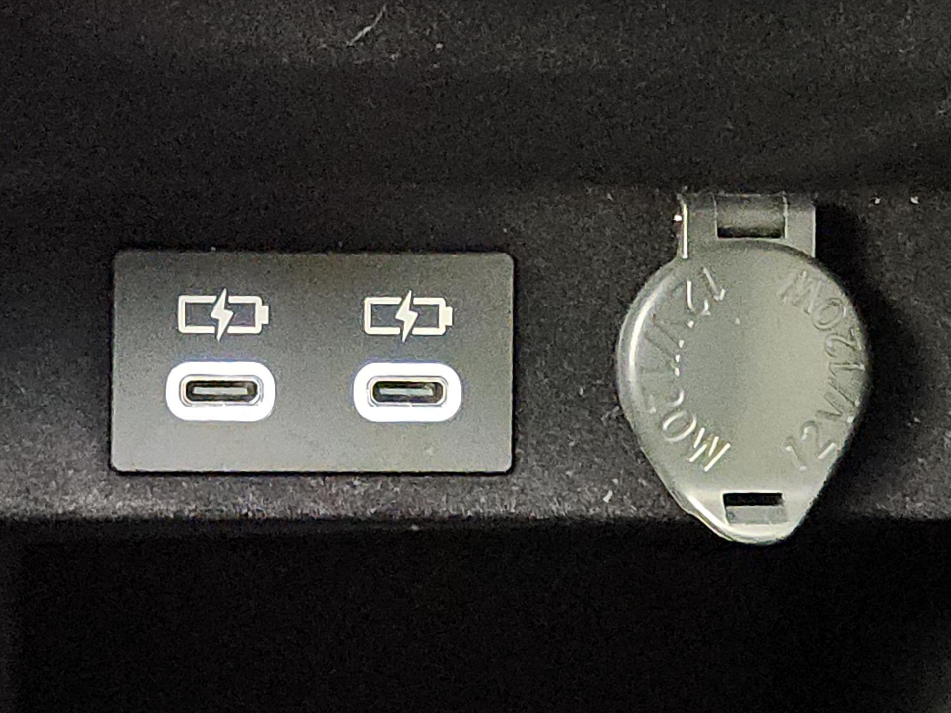 Thumbnail: 2023 Lexus ES - 18