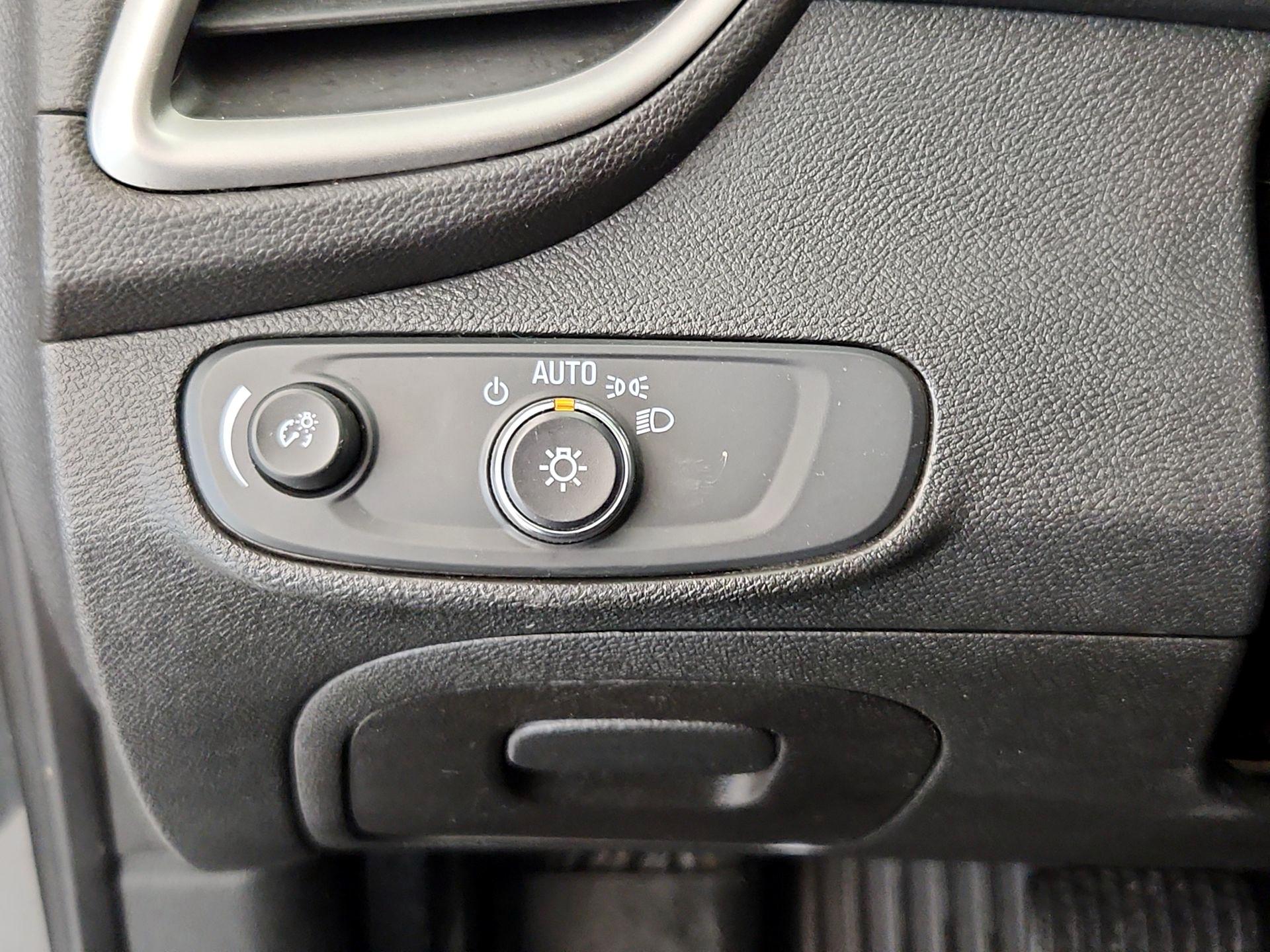 Thumbnail: 2020 Chevrolet Trax - 13