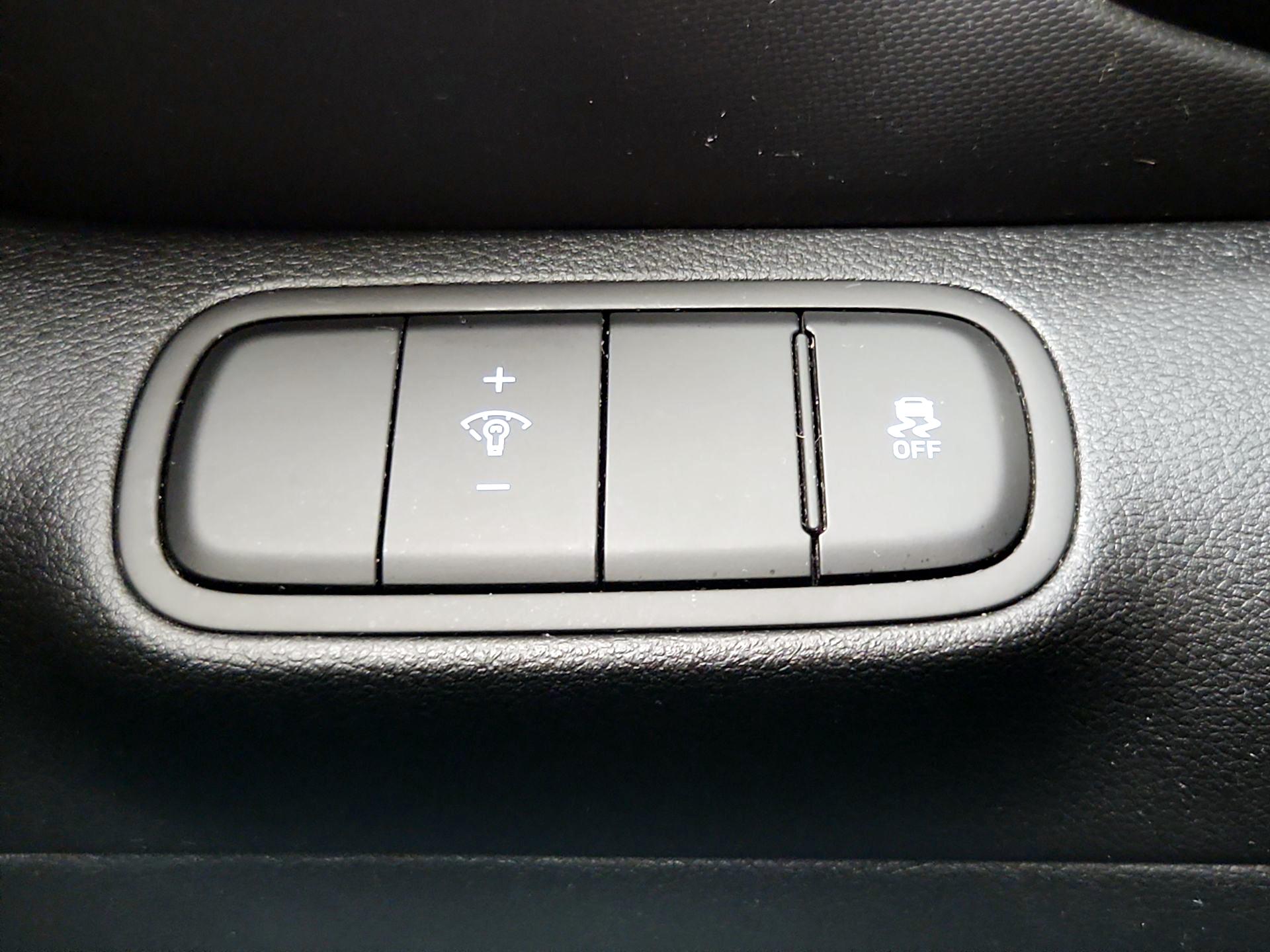 Thumbnail: 2023 Hyundai Venue - 13