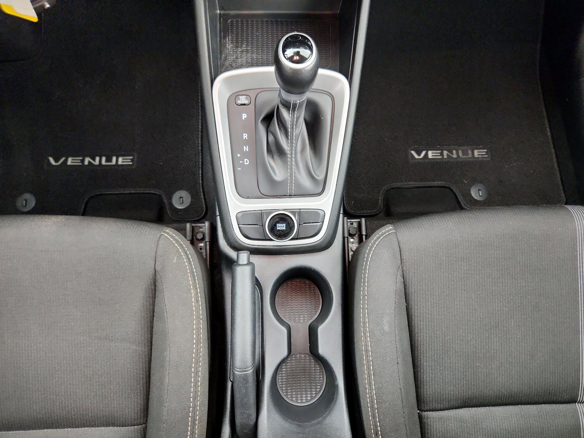 Thumbnail: 2023 Hyundai Venue - 17