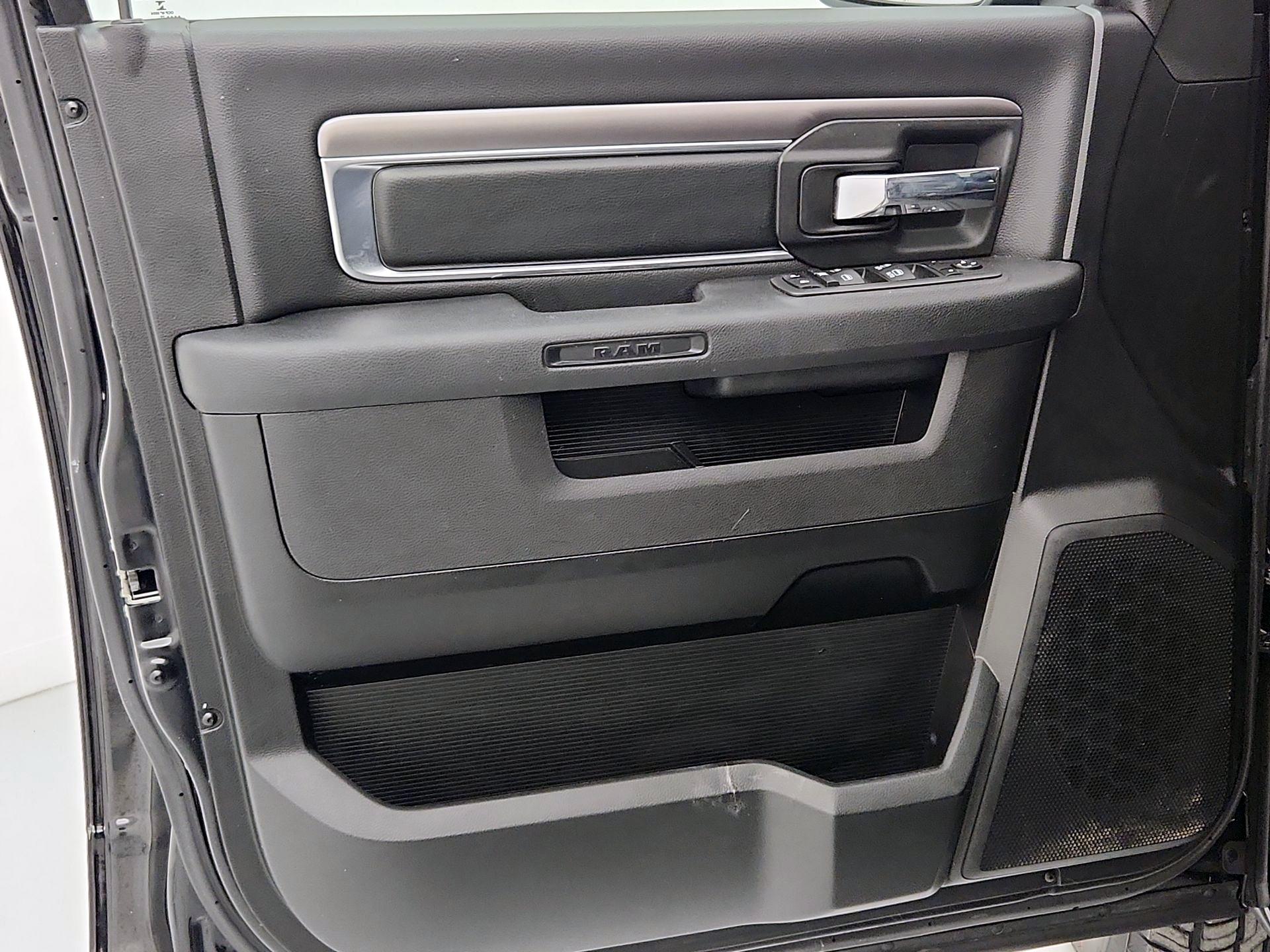 Thumbnail: 2022 RAM 1500 Classic - 12