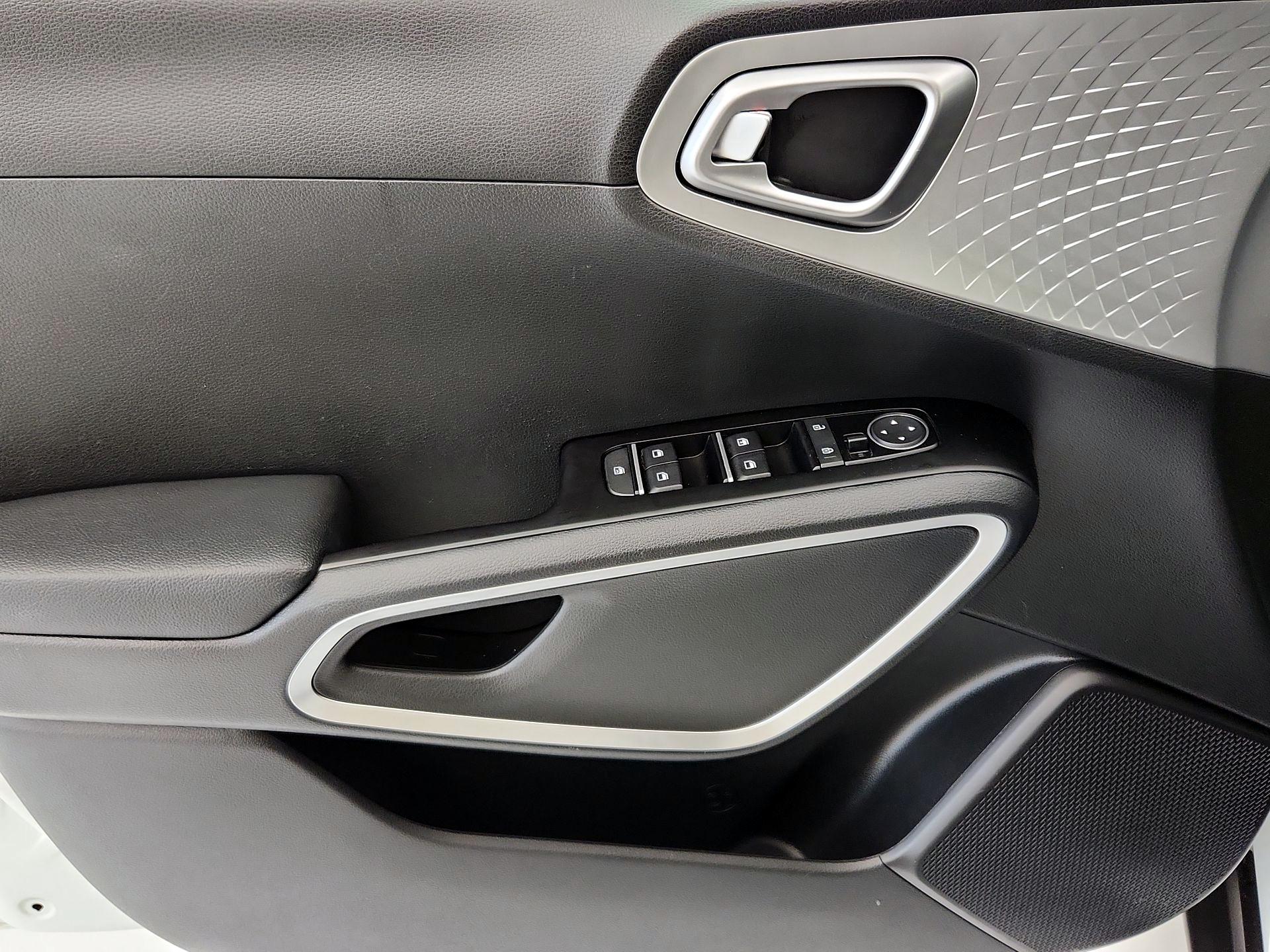 Thumbnail: 2023 Kia Soul - 12